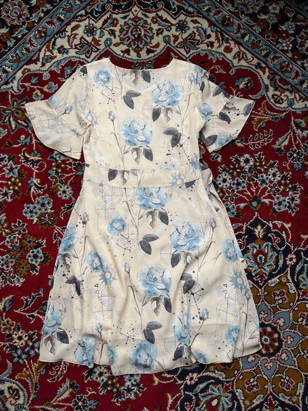 ZhuoWeiYi Floral Chiffon Flutter Sleeve Cream Dress - S