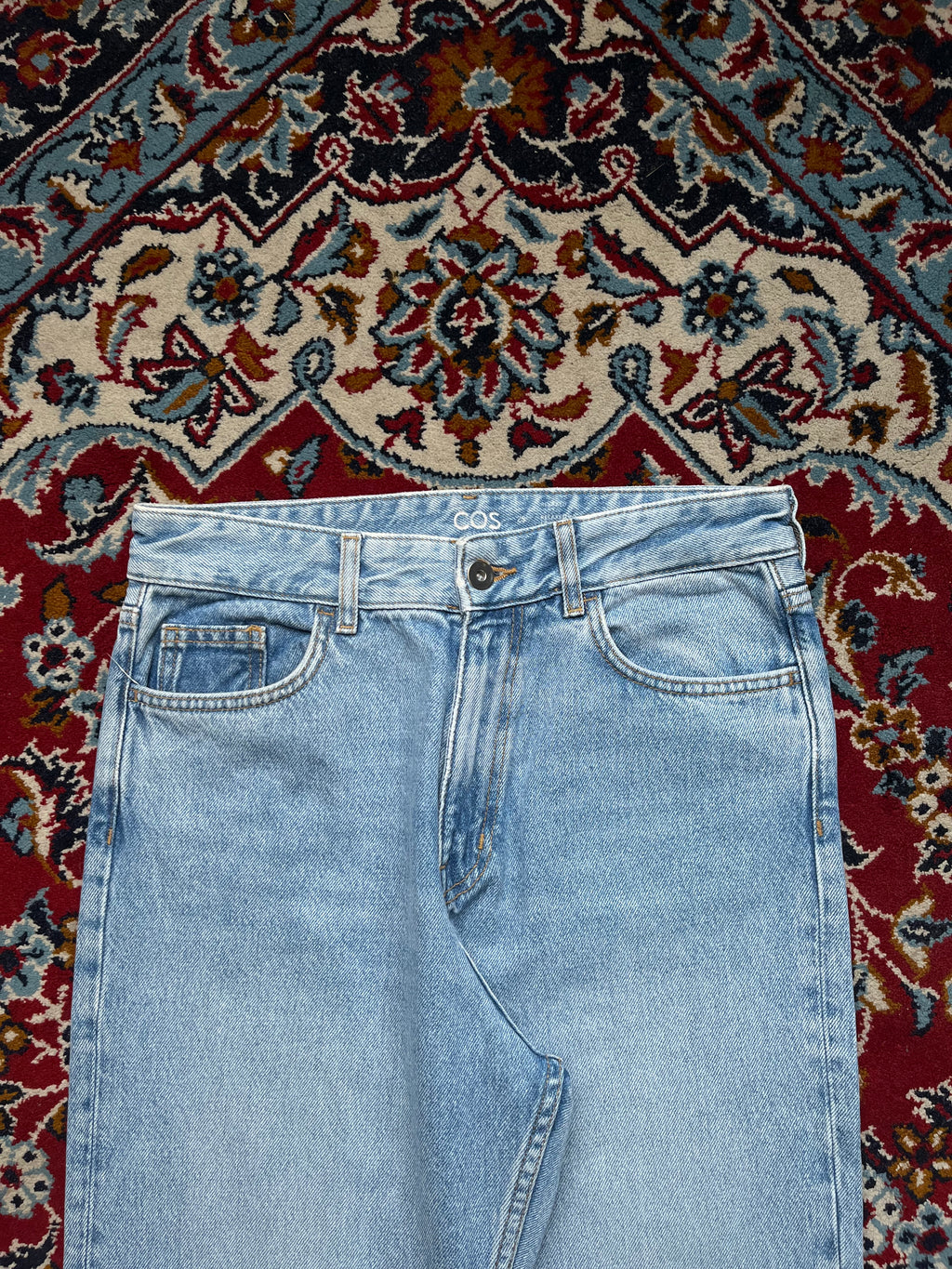 COS Light Washed Relaxed Fit Jeans - 30