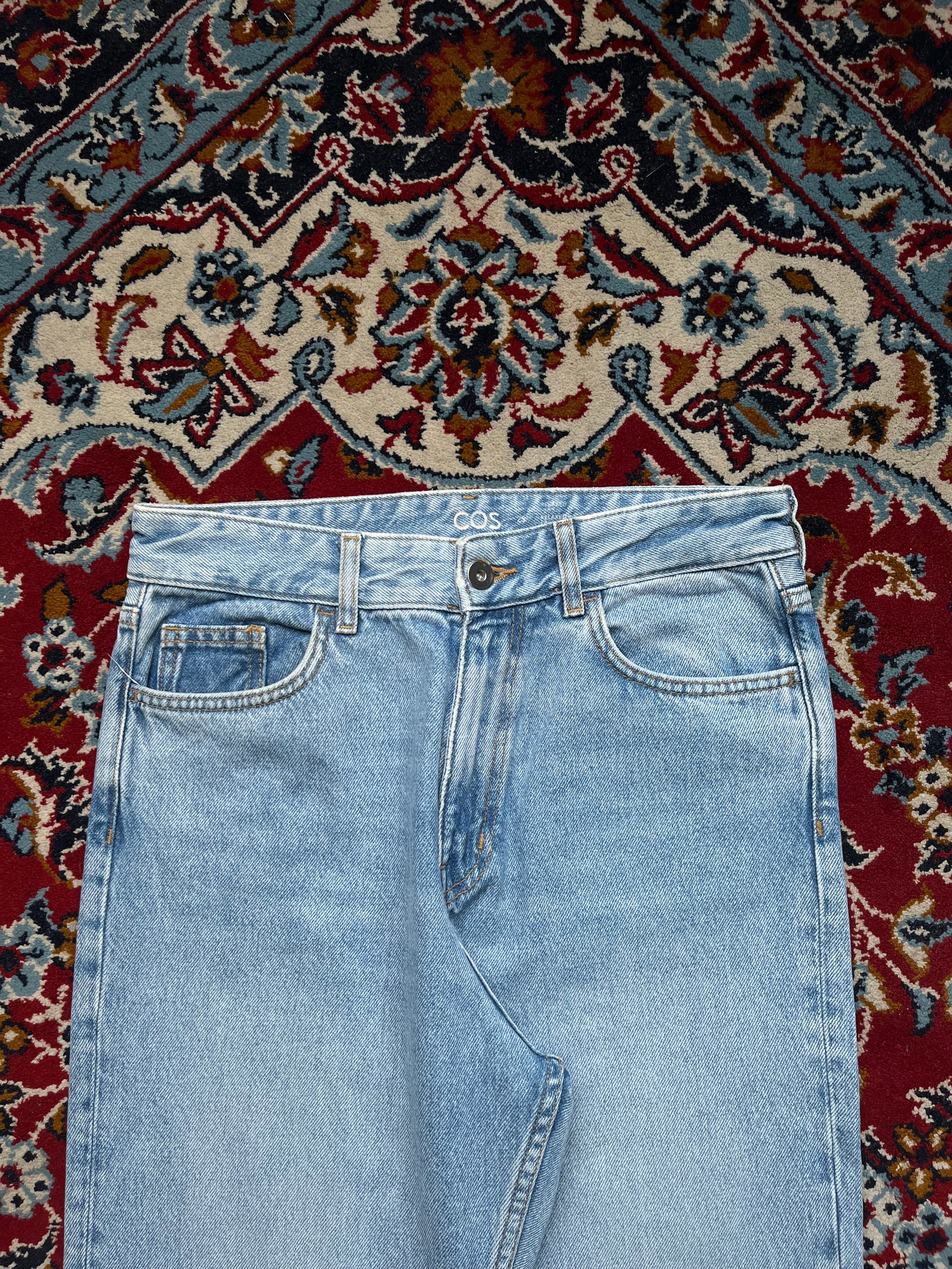 COS Light Washed Relaxed Fit Jeans - 30