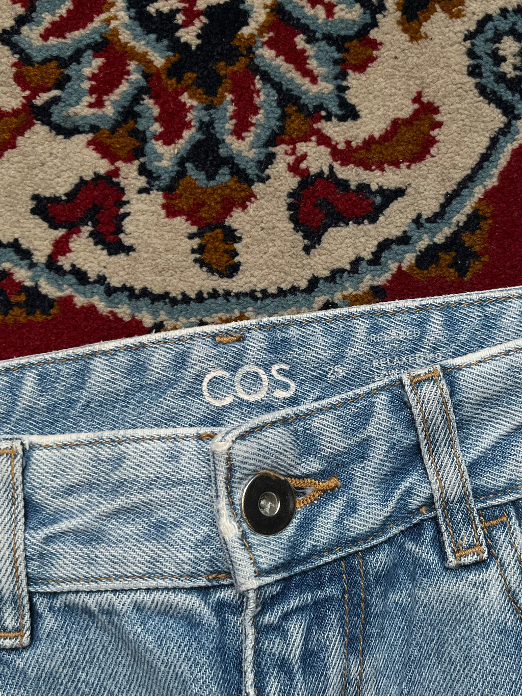 COS Light Washed Relaxed Fit Jeans - 30