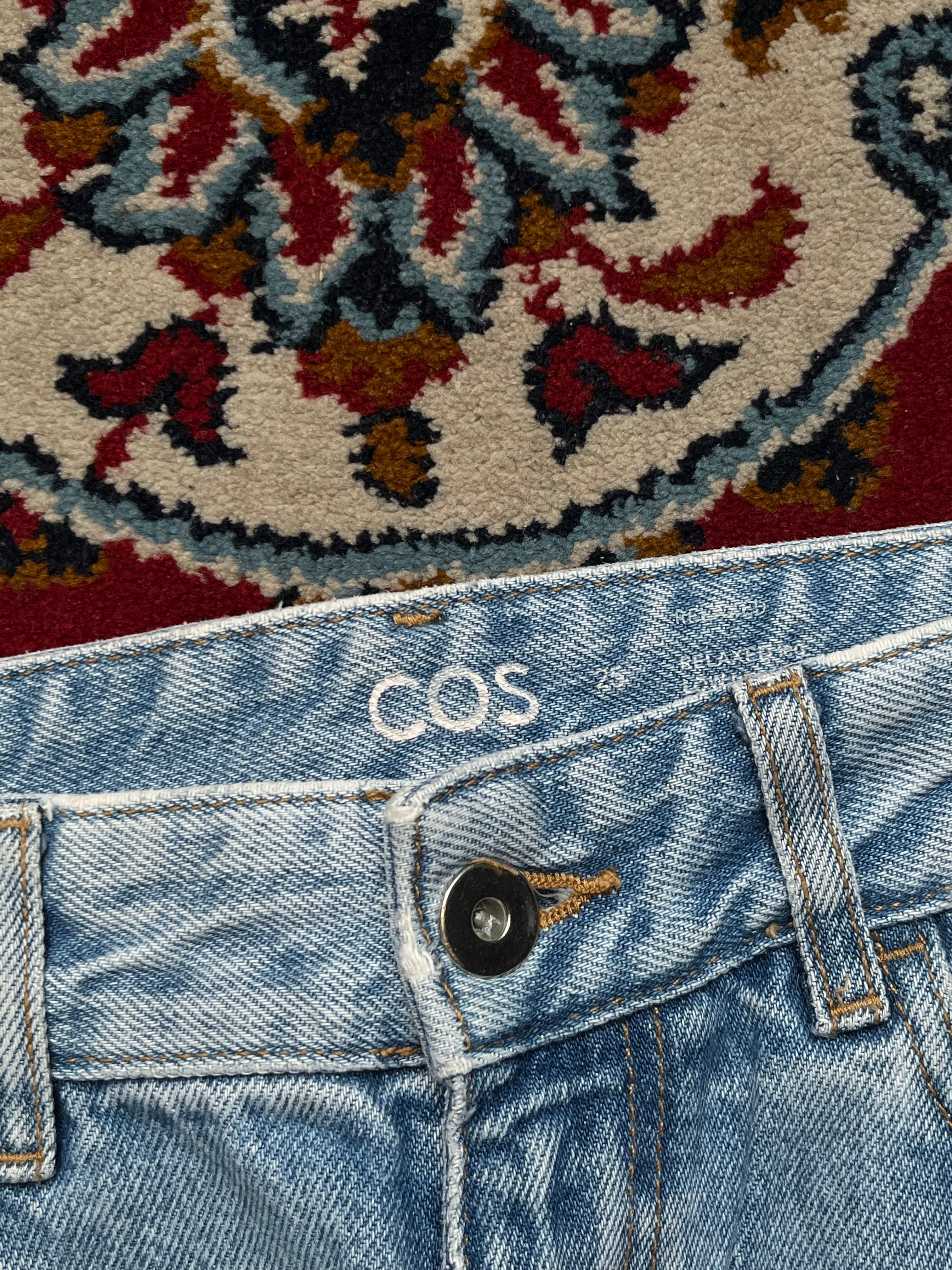 COS Light Washed Relaxed Fit Jeans - 30