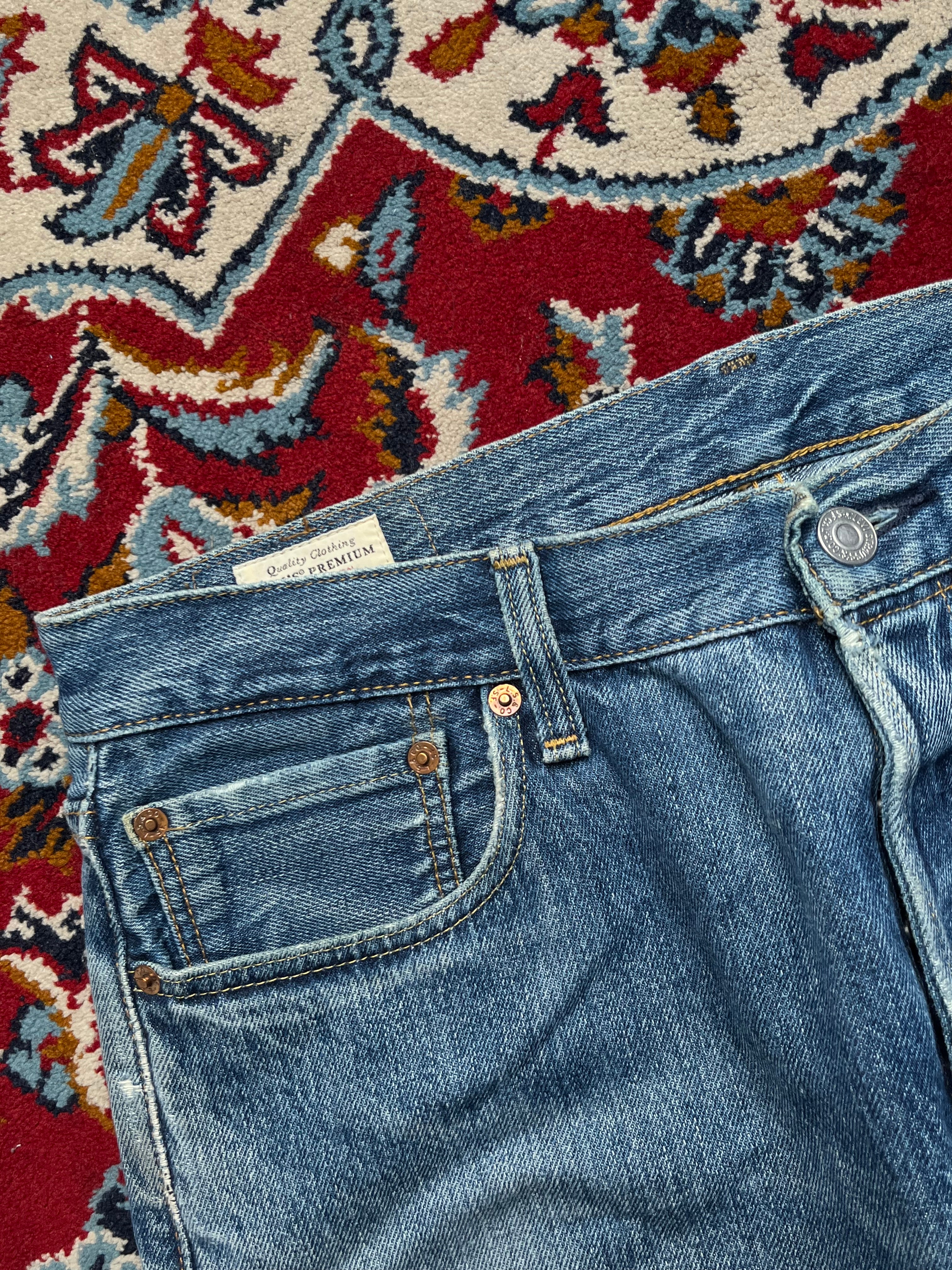 Levi’s Premium 501 Original Fit Medium Washed Jeans - 34