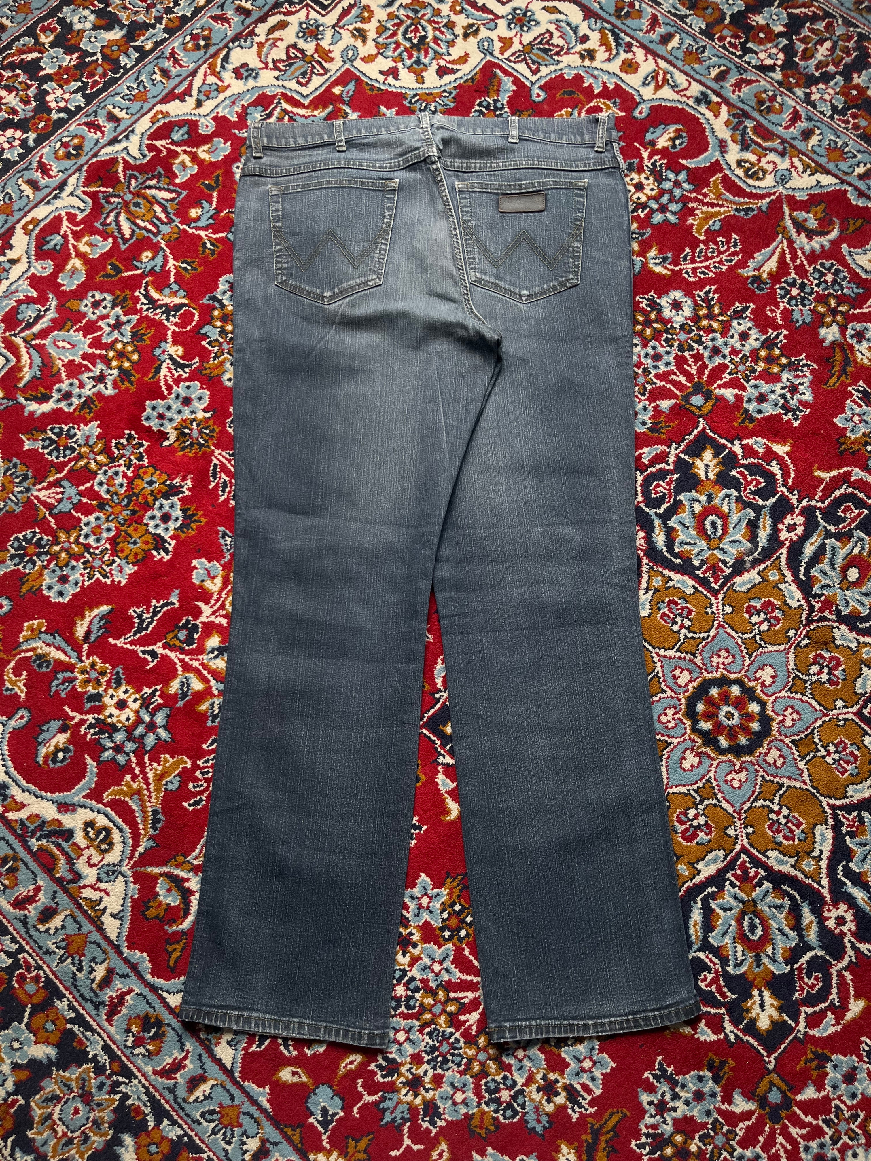 Wrangler Dark Washed Straight Fit JEANS - 38