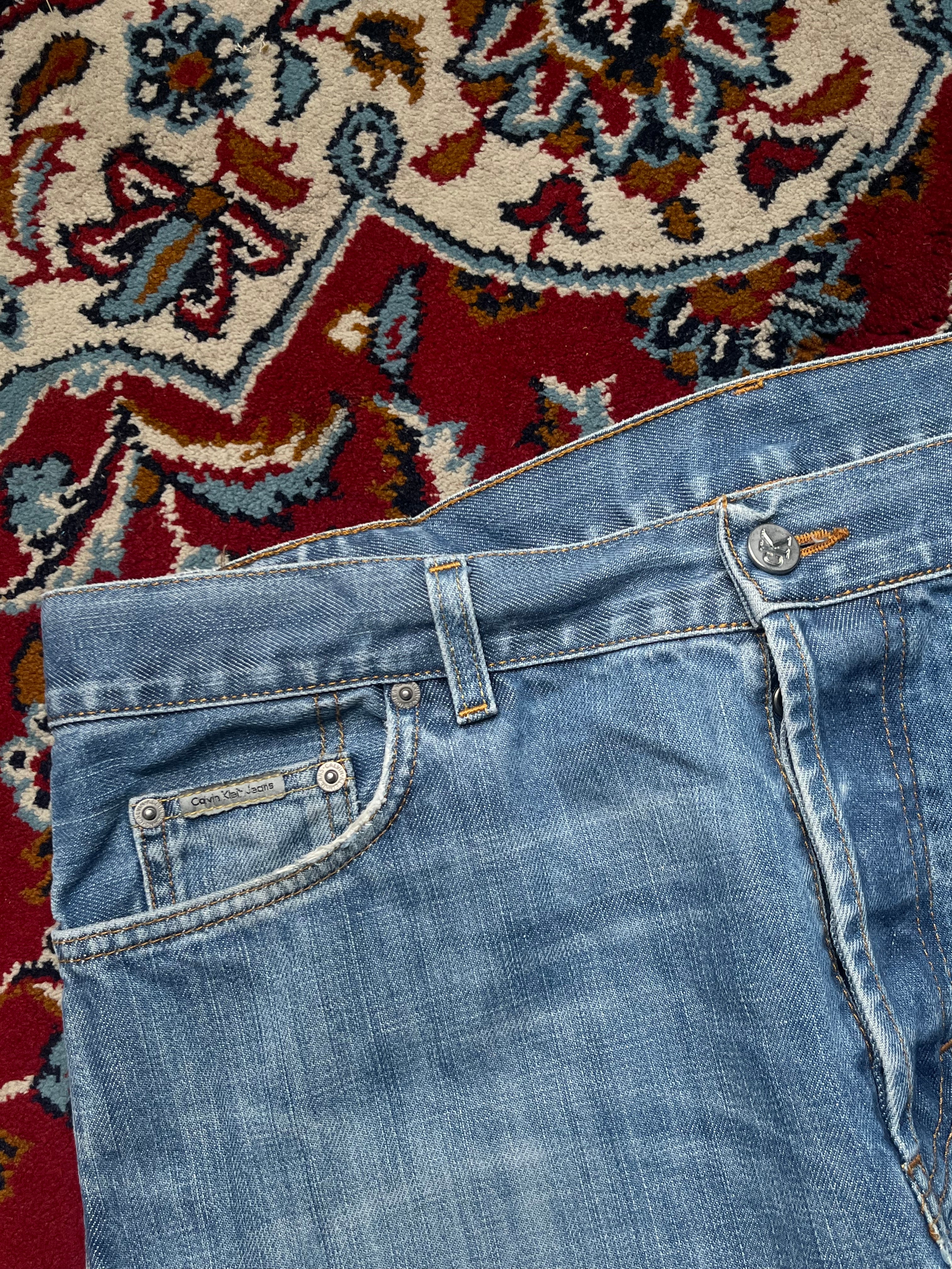 Vintage Calvin Klein Straight Fit Light Washed Jeans - 36