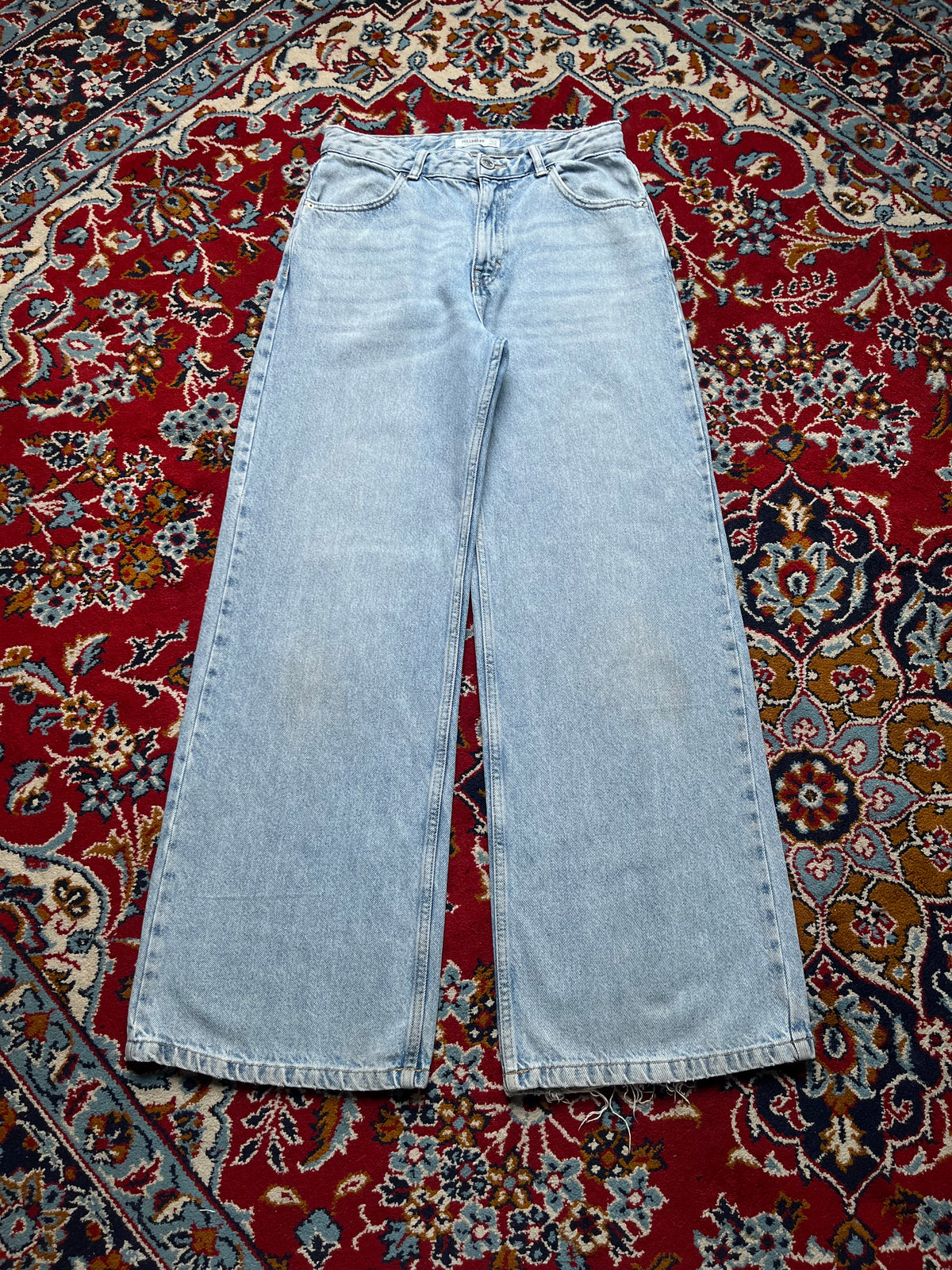 Pull & Bear Light Washed Baggy Jeans - 28