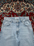 Pull & Bear Light Washed Baggy Jeans - 28