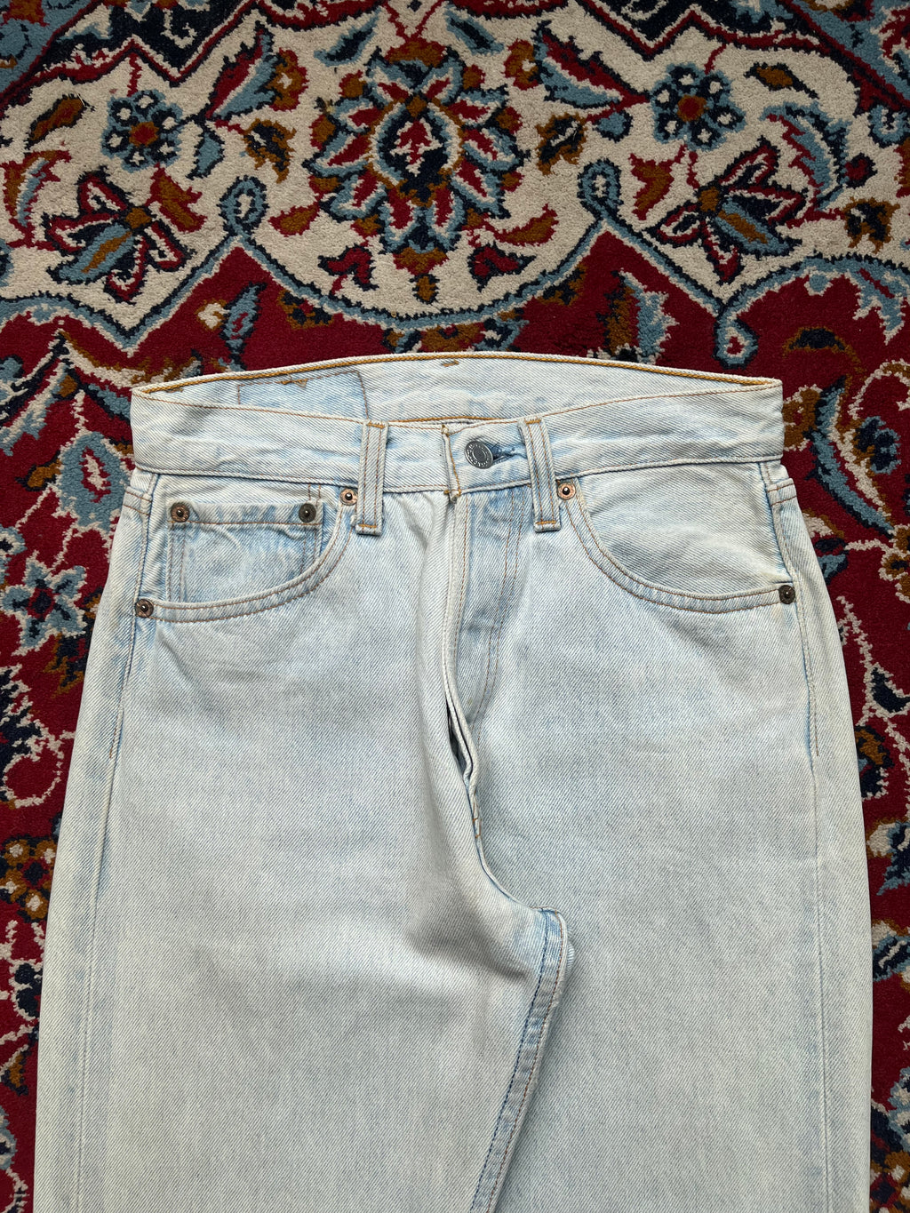 Vintage Levi's 501 Straight Fit Light Washed JEANS - 24