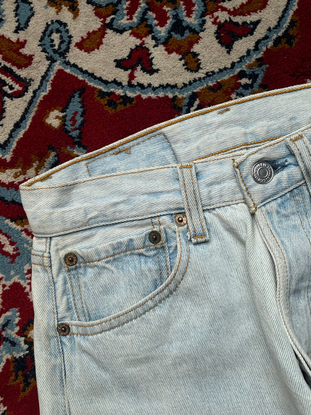Vintage Levi's 501 Straight Fit Light Washed JEANS - 24