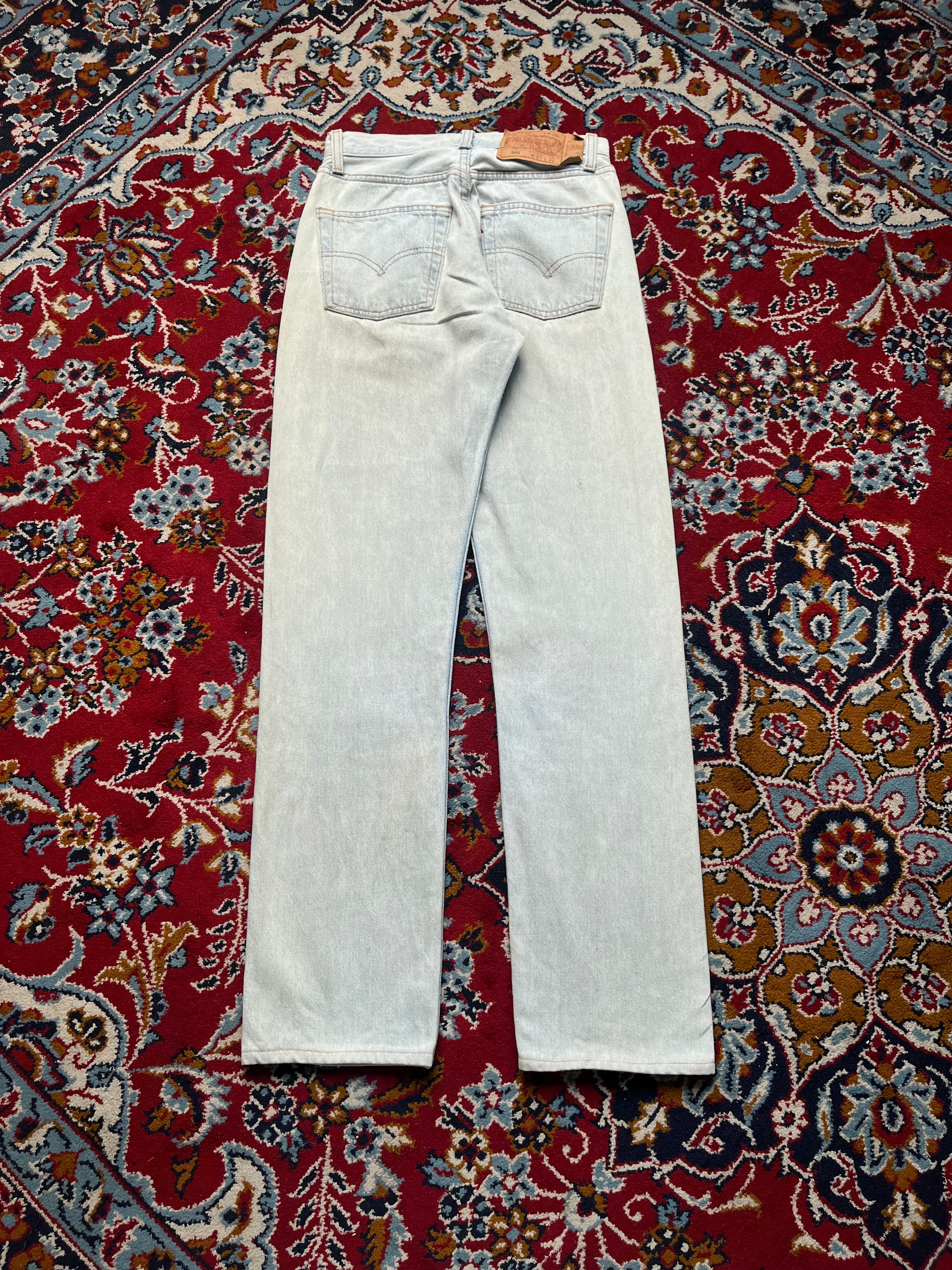 Vintage Levi's 501 Straight Fit Light Washed JEANS - 24