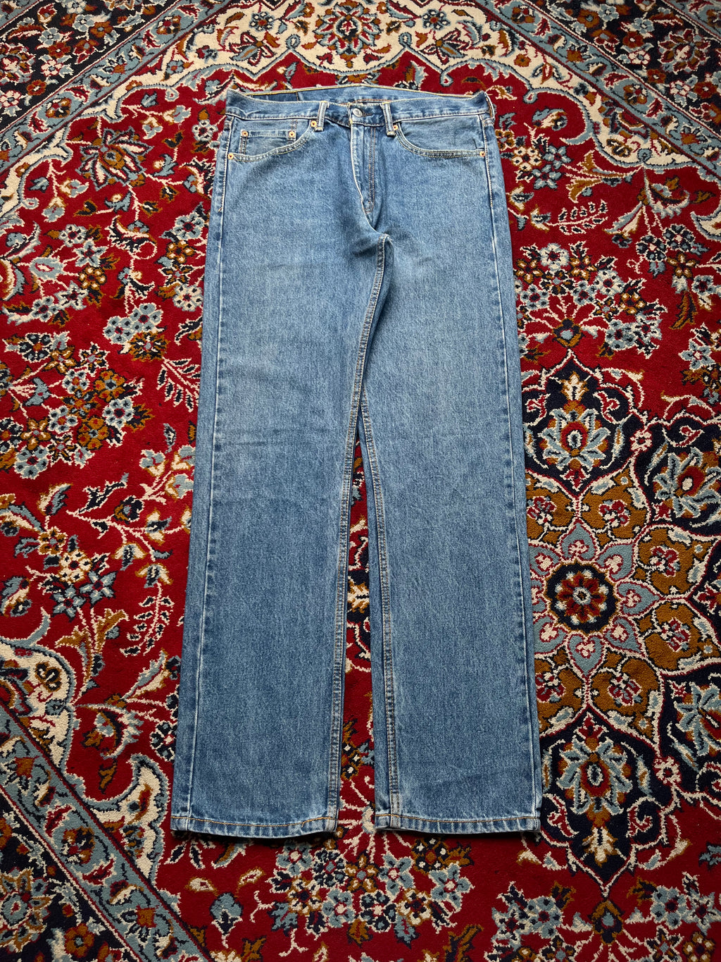 Levi’s 505 Regular Fit Medium Washed Jeans - 32