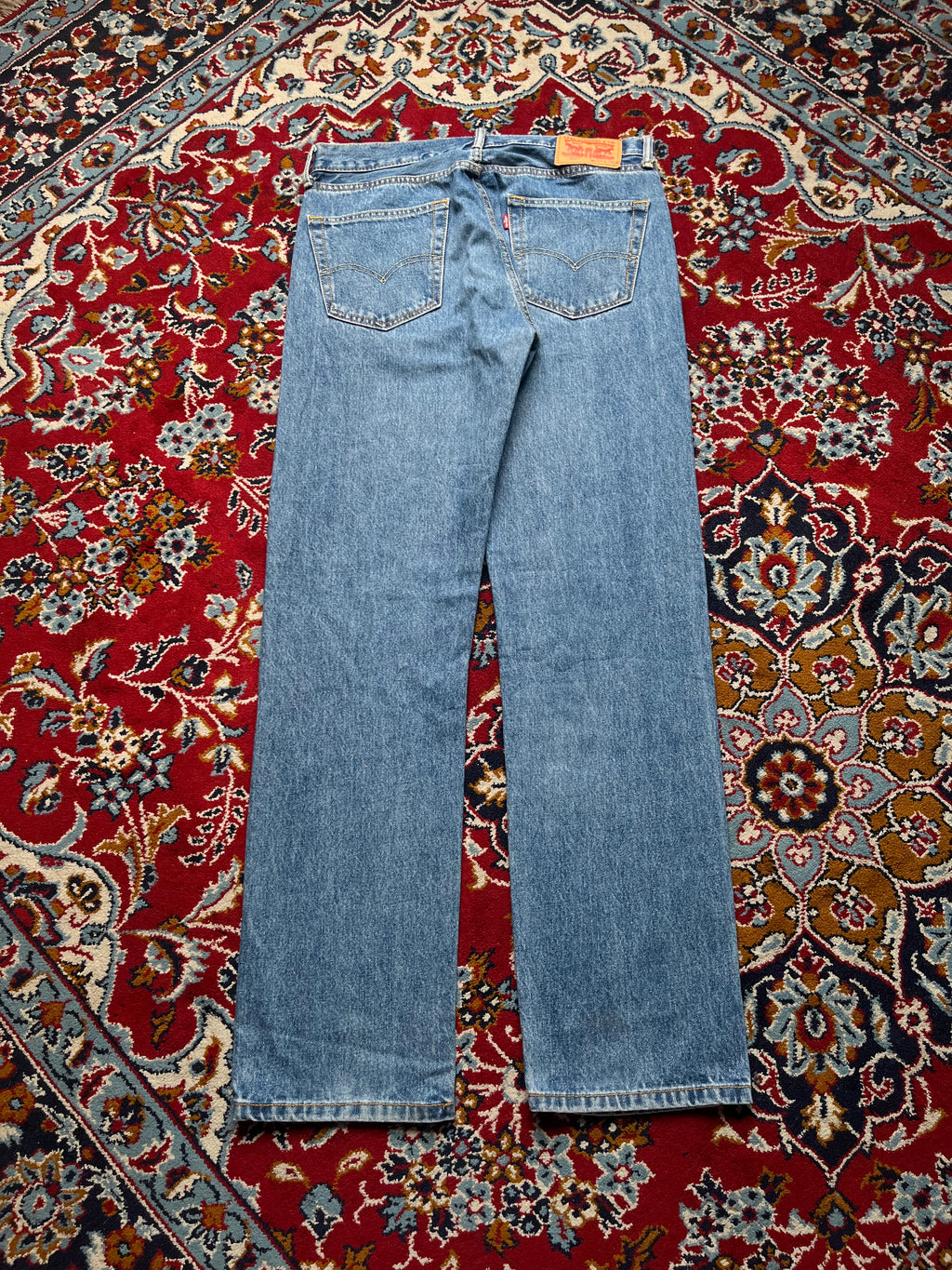 Levi’s 505 Regular Fit Medium Washed Jeans - 32
