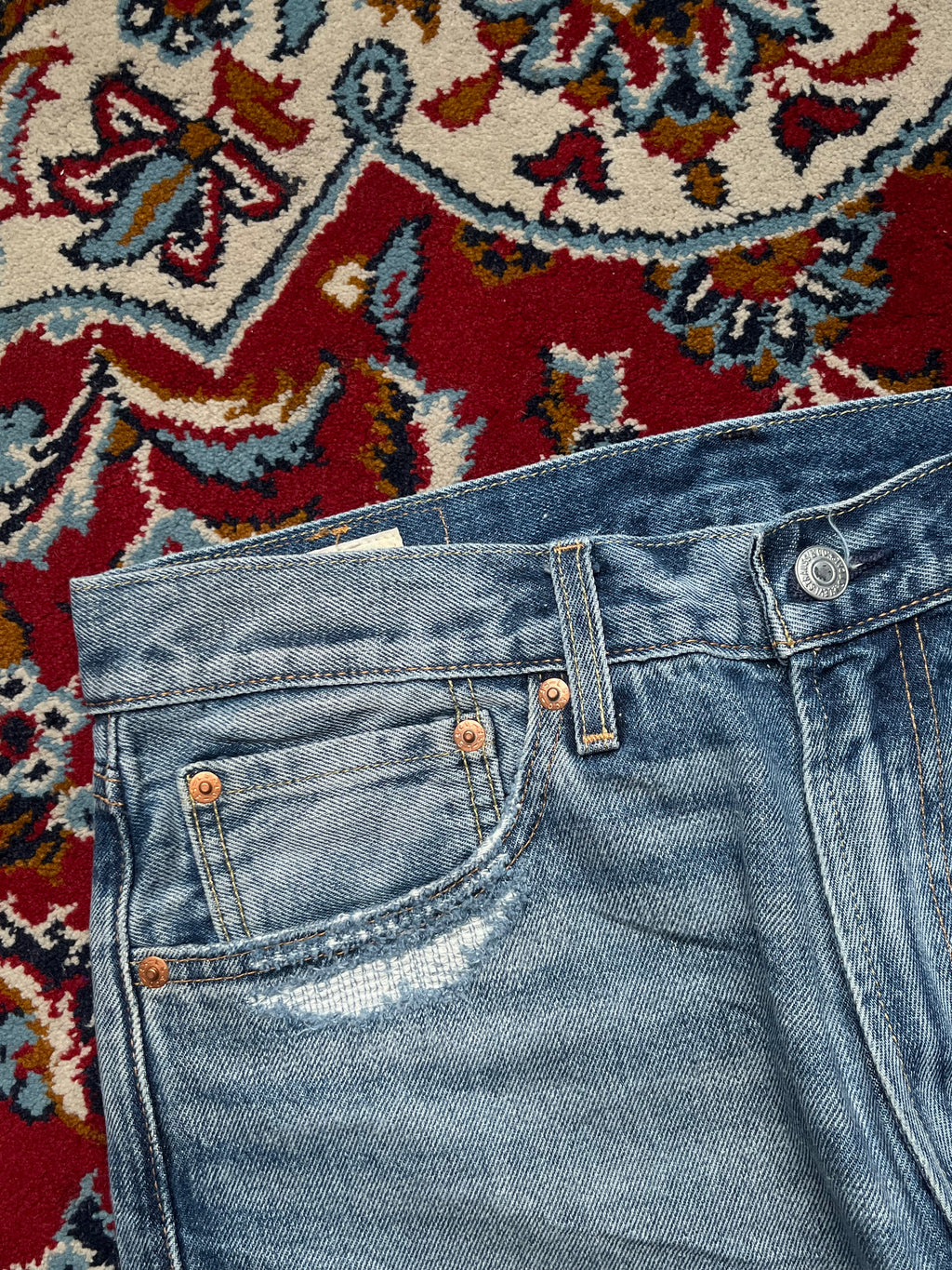 Levi's Premium 551 Z Original Light Washed Distressed Straight Fit Jeans - 32
