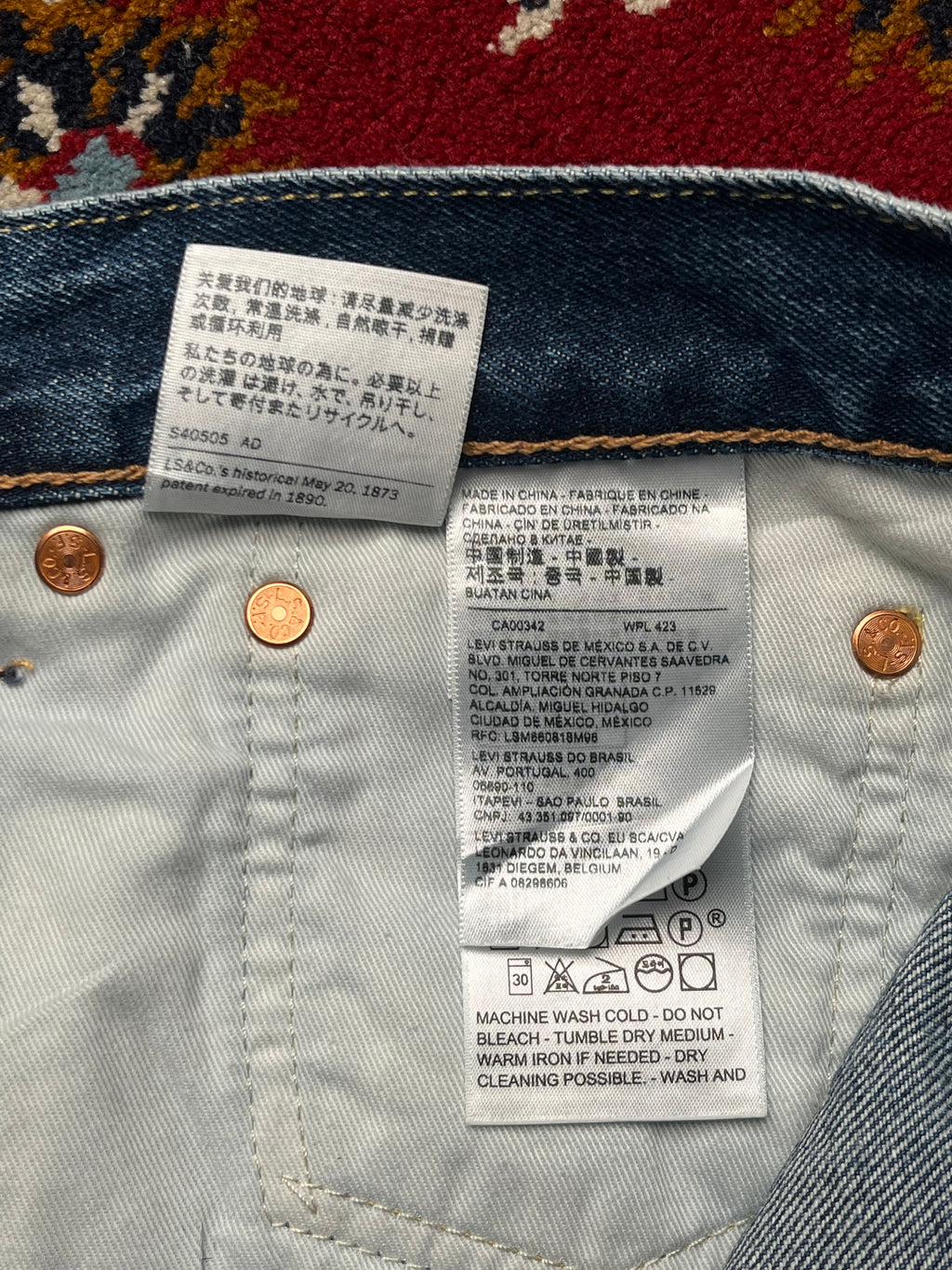 Levi's Premium 551 Z Original Light Washed Distressed Straight Fit Jeans - 32