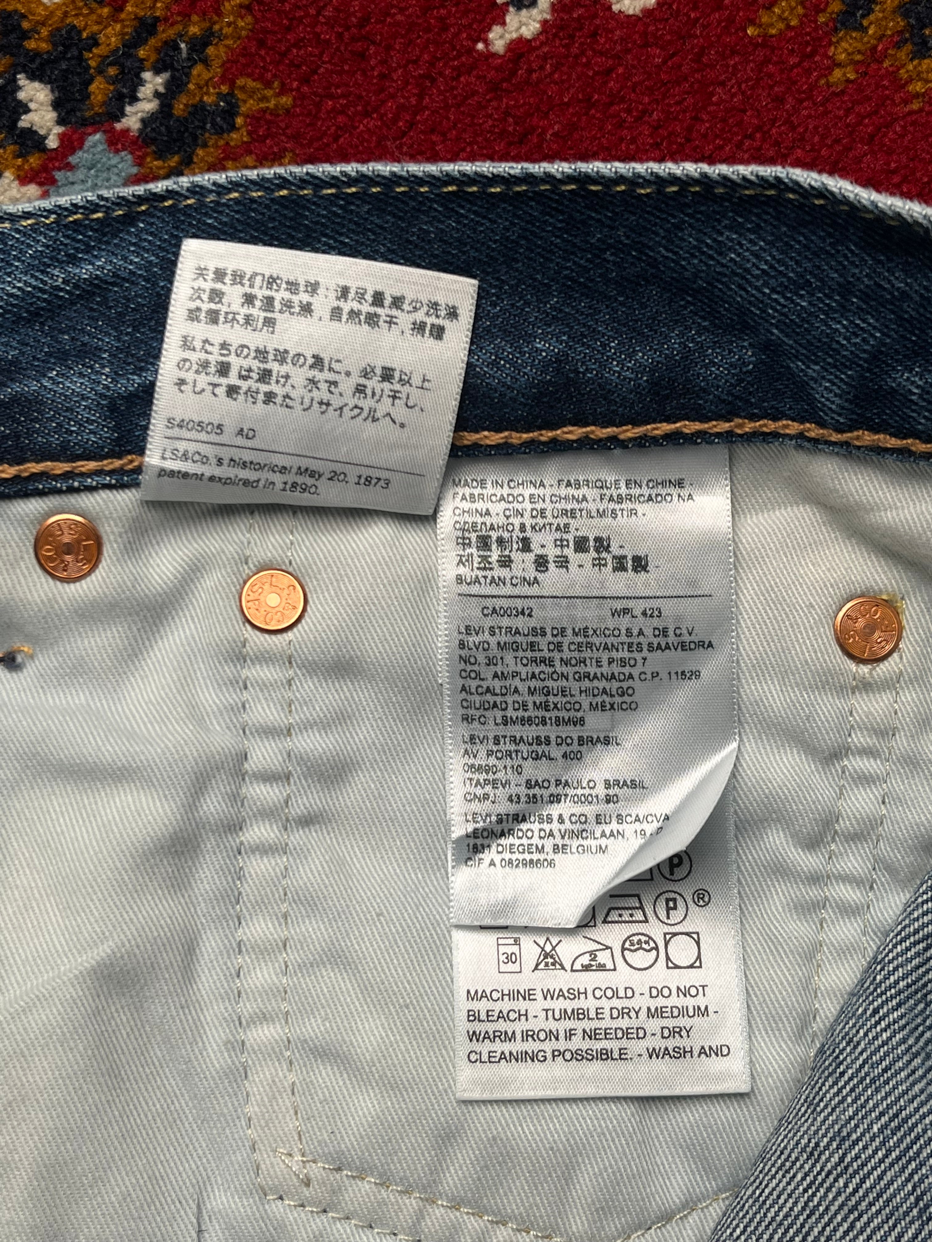 Levi's Premium 551 Z Original Light Washed Distressed Straight Fit Jeans - 32