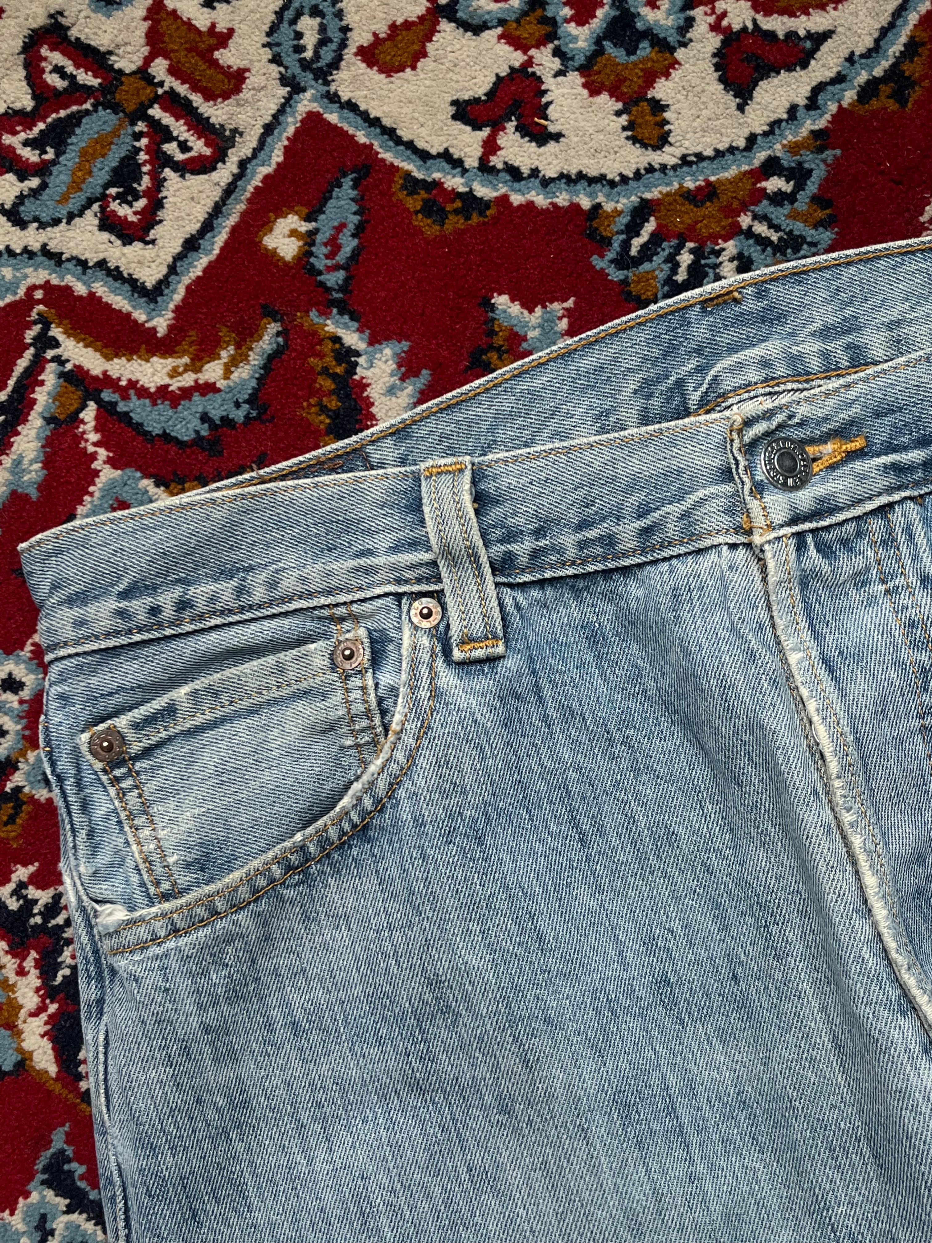 Vintage Levi's 501 Light Washed Straight Fit Jeans - 34