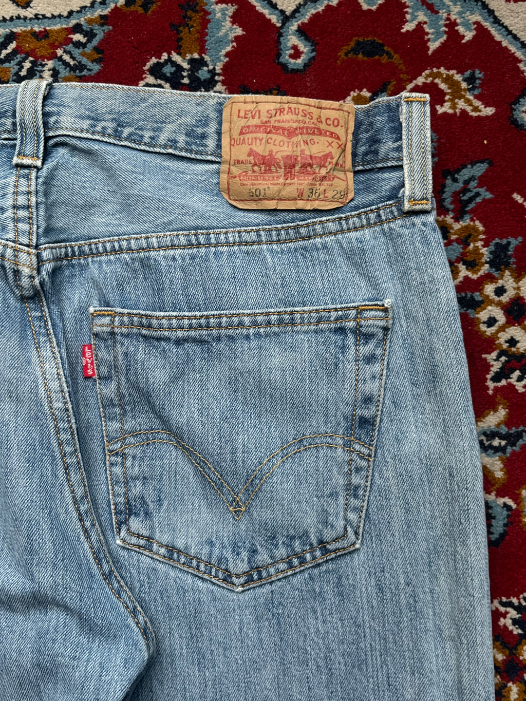 Vintage Levi's 501 Light Washed Straight Fit Jeans - 34