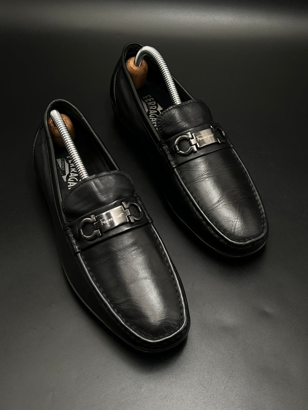 Salvatore Ferragamo Gancini Leather Loafers - 40
