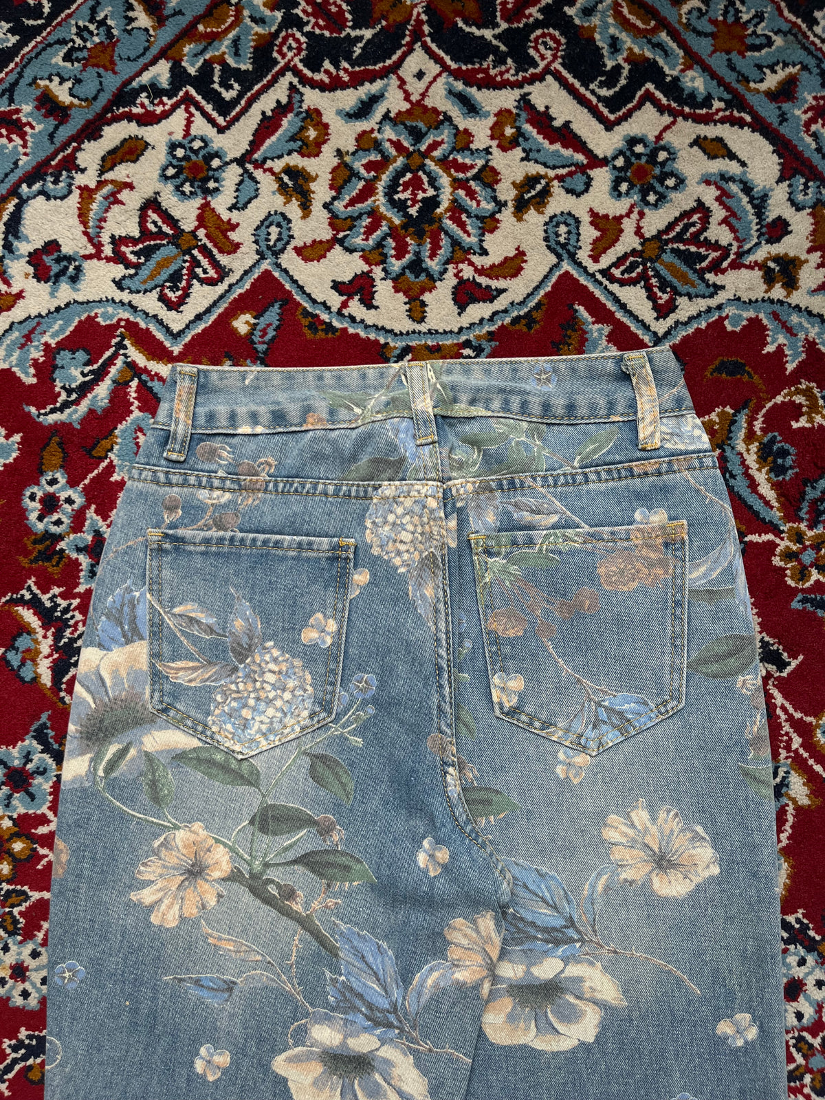 Floral Print Light Washed High Waist Wide Fit JEANS - 24