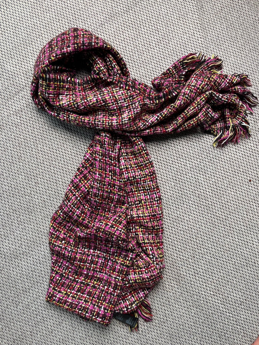 OASIS Boucle Tweed Woven Fringe Scarf
