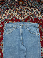Vintage WRANGLER 97602LB Light Washed Straight Fit JEANS - 34