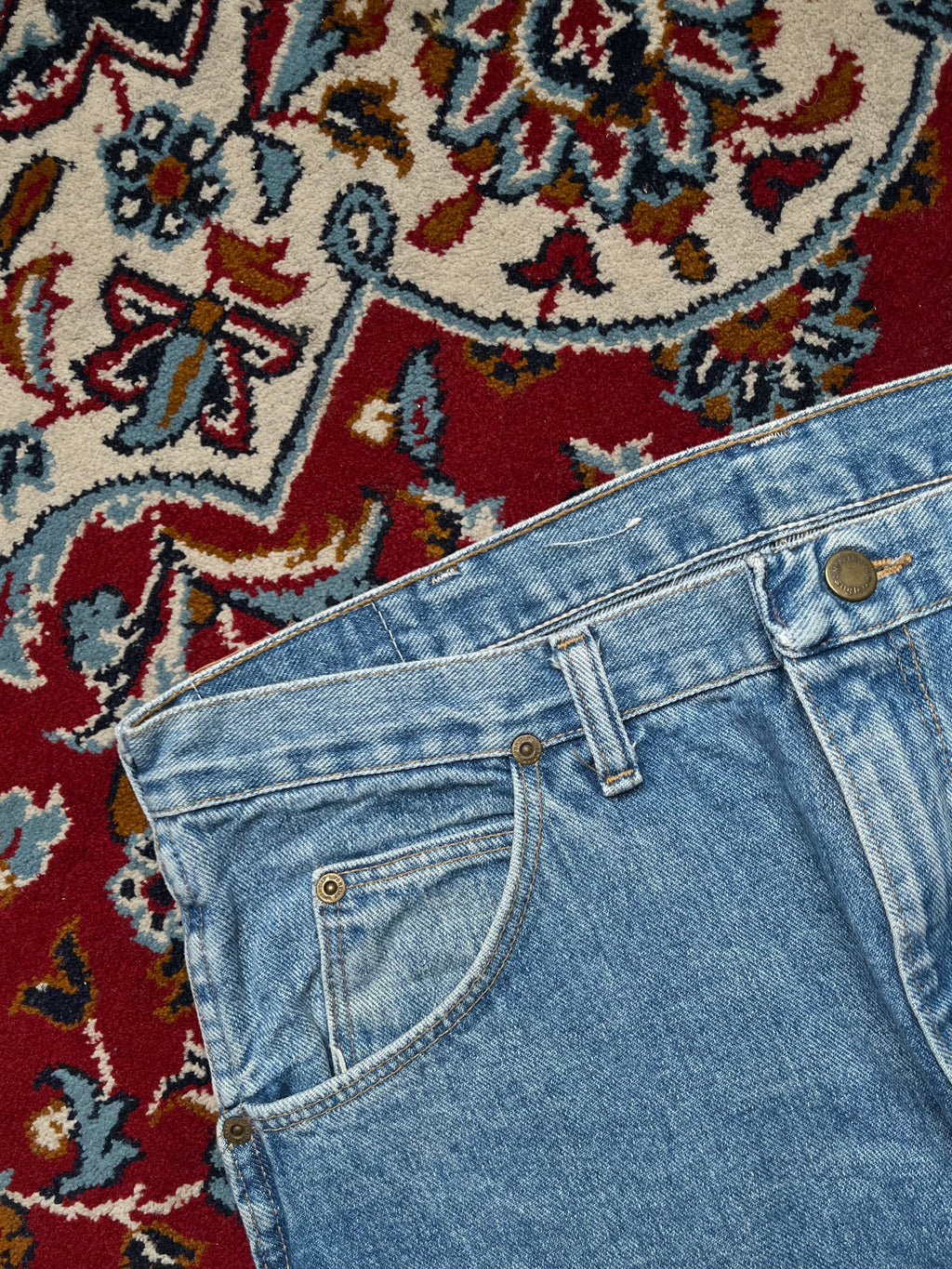 Vintage WRANGLER 97602LB Light Washed Straight Fit JEANS - 34