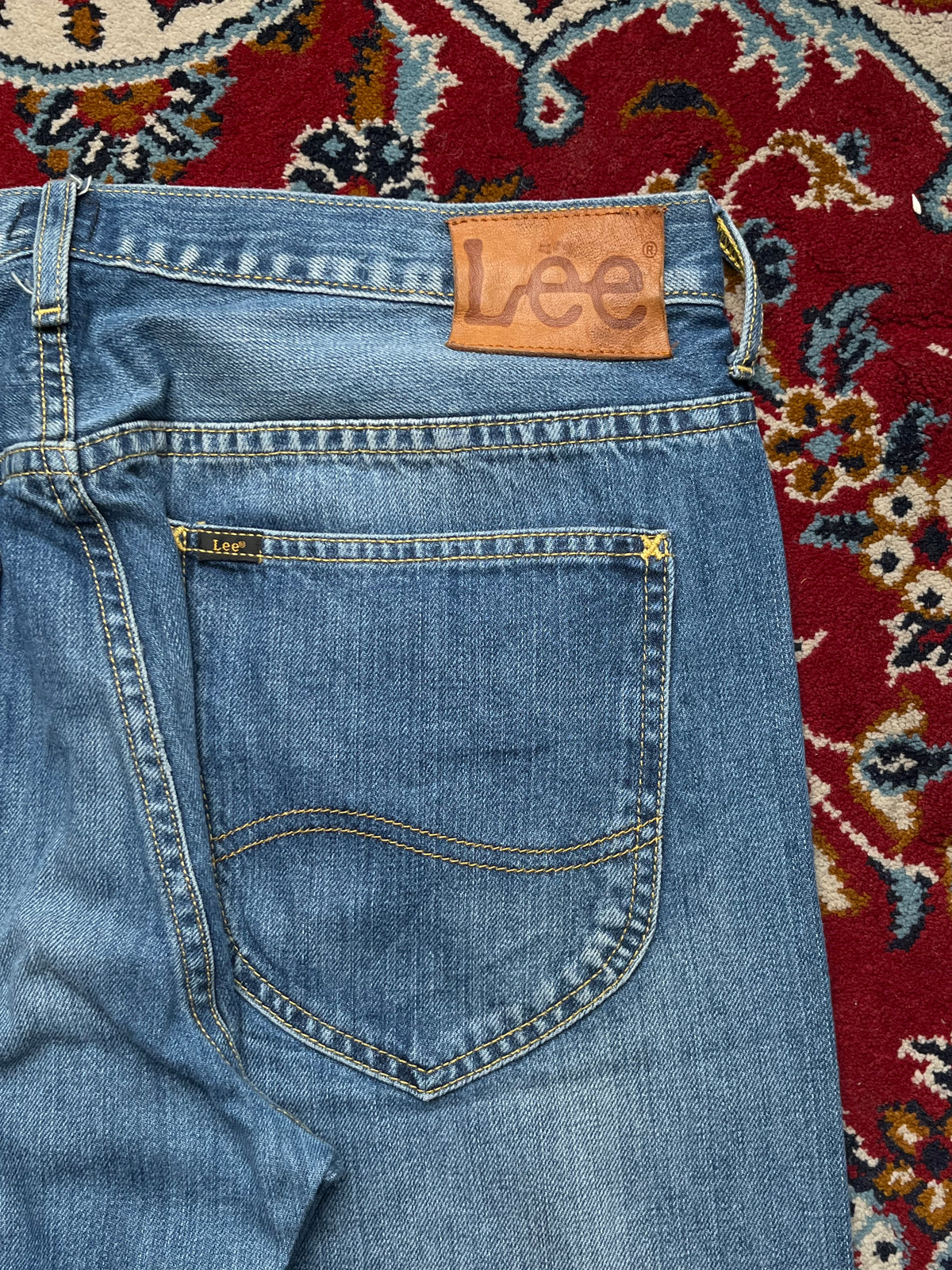 Vintage Lee Medium Washed Straight Fit Jeans - 32