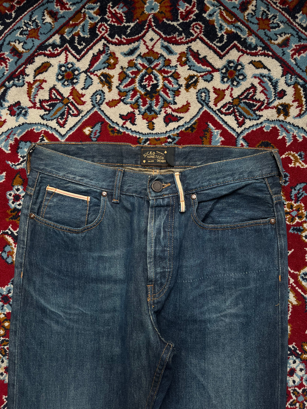 Sicko Nineteen Cinch Back Selvedge Detail Straight Fit Jeans - 32