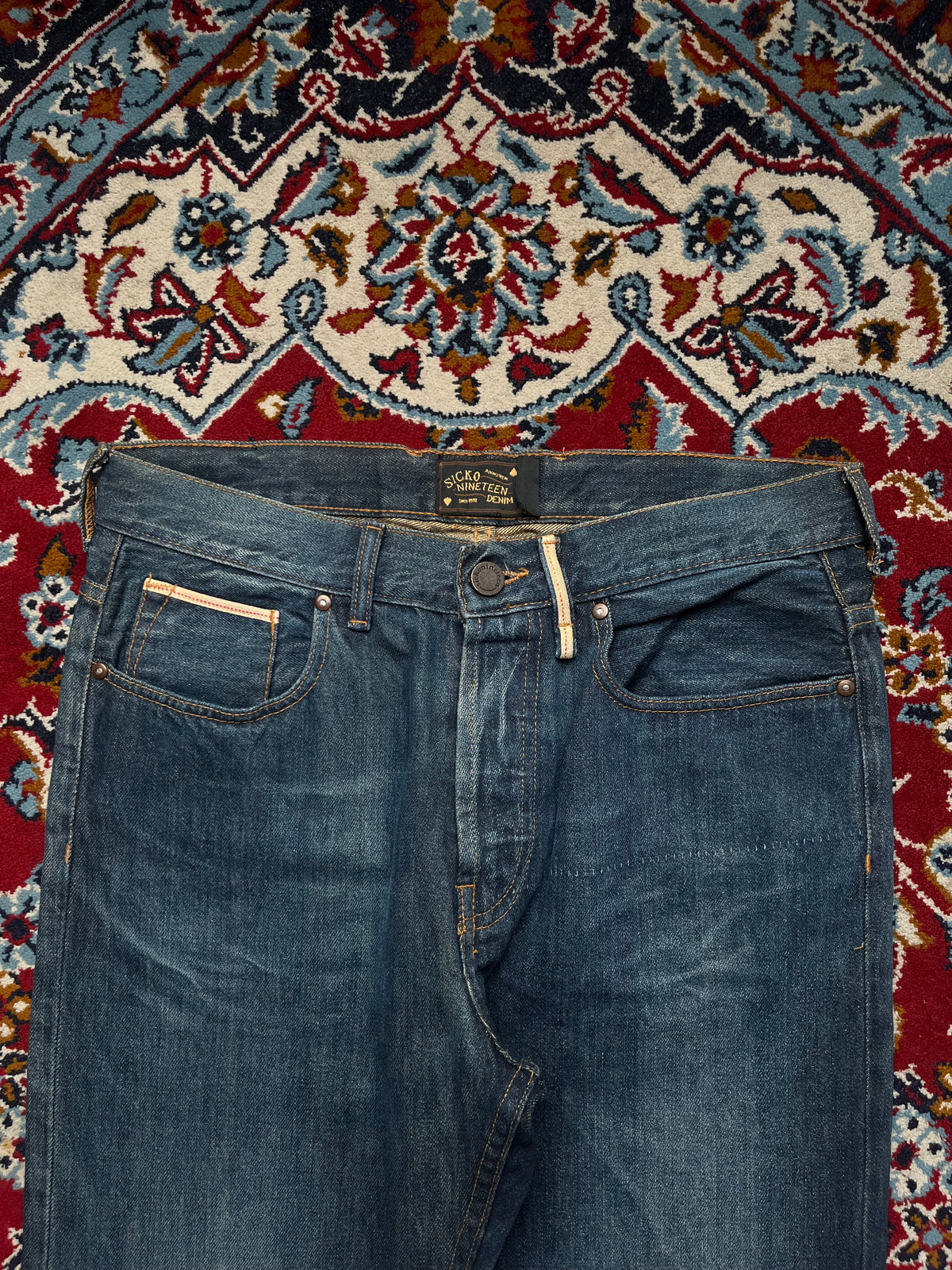 Sicko Nineteen Cinch Back Selvedge Detail Straight Fit Jeans - 32
