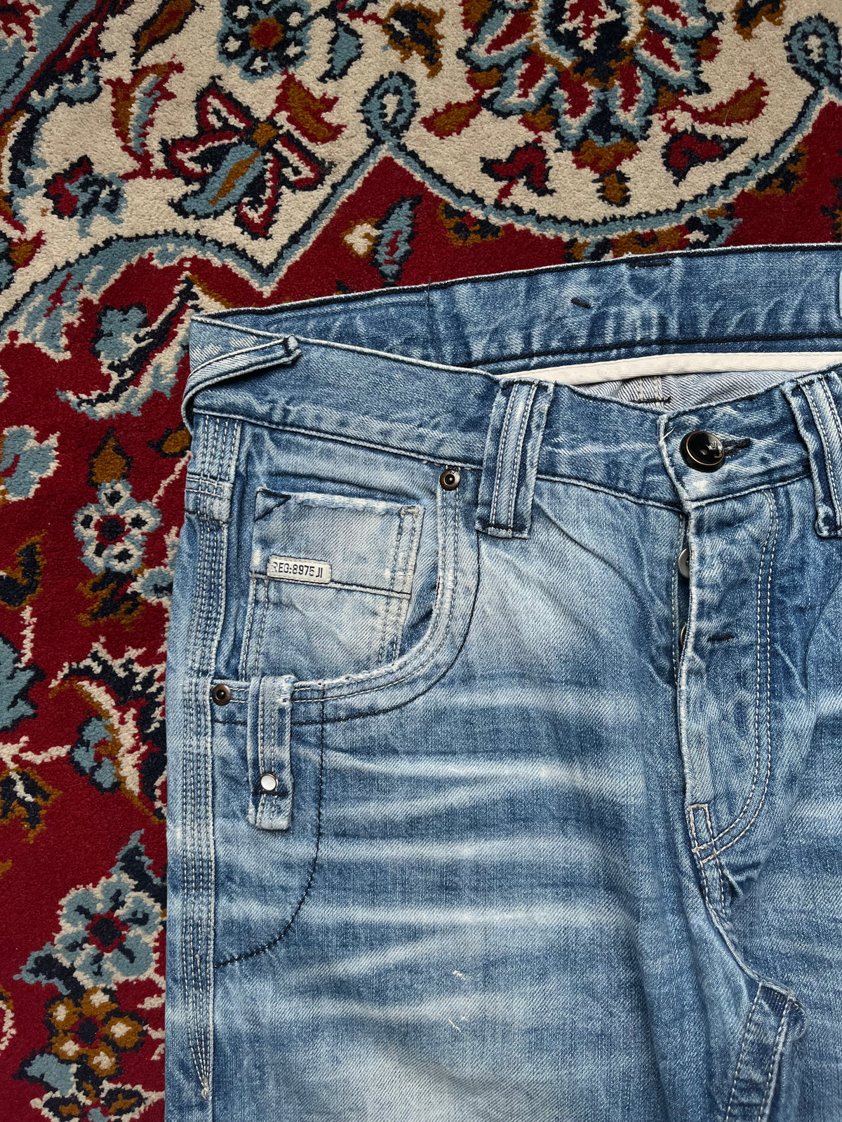 Jack & Jones Boxy Powel JJ579 Low Rise Light Washed Whiskered Jeans - 30