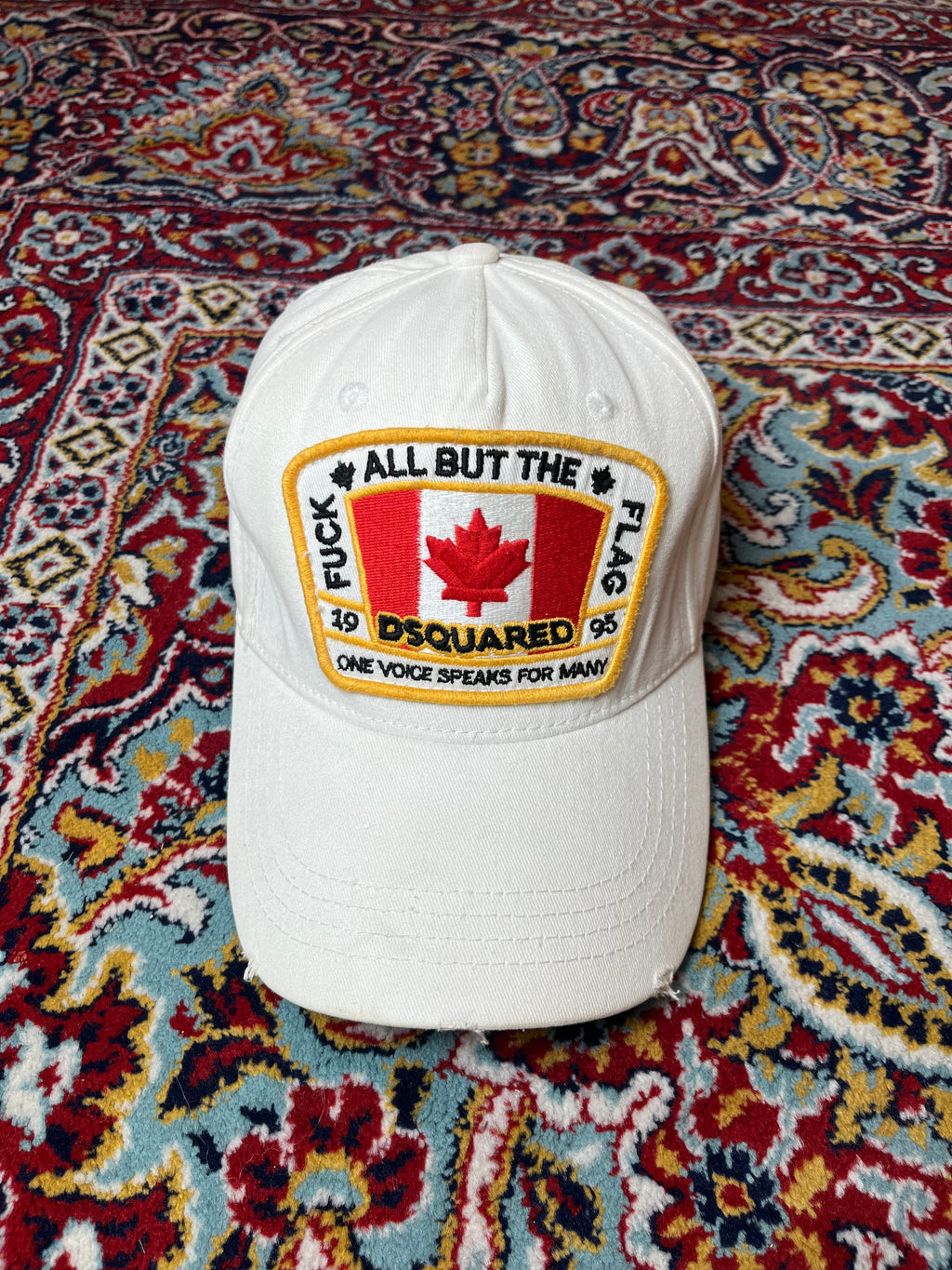 Dsquared2 White Canada Flag Embroidered Distressed Baseball CAP
