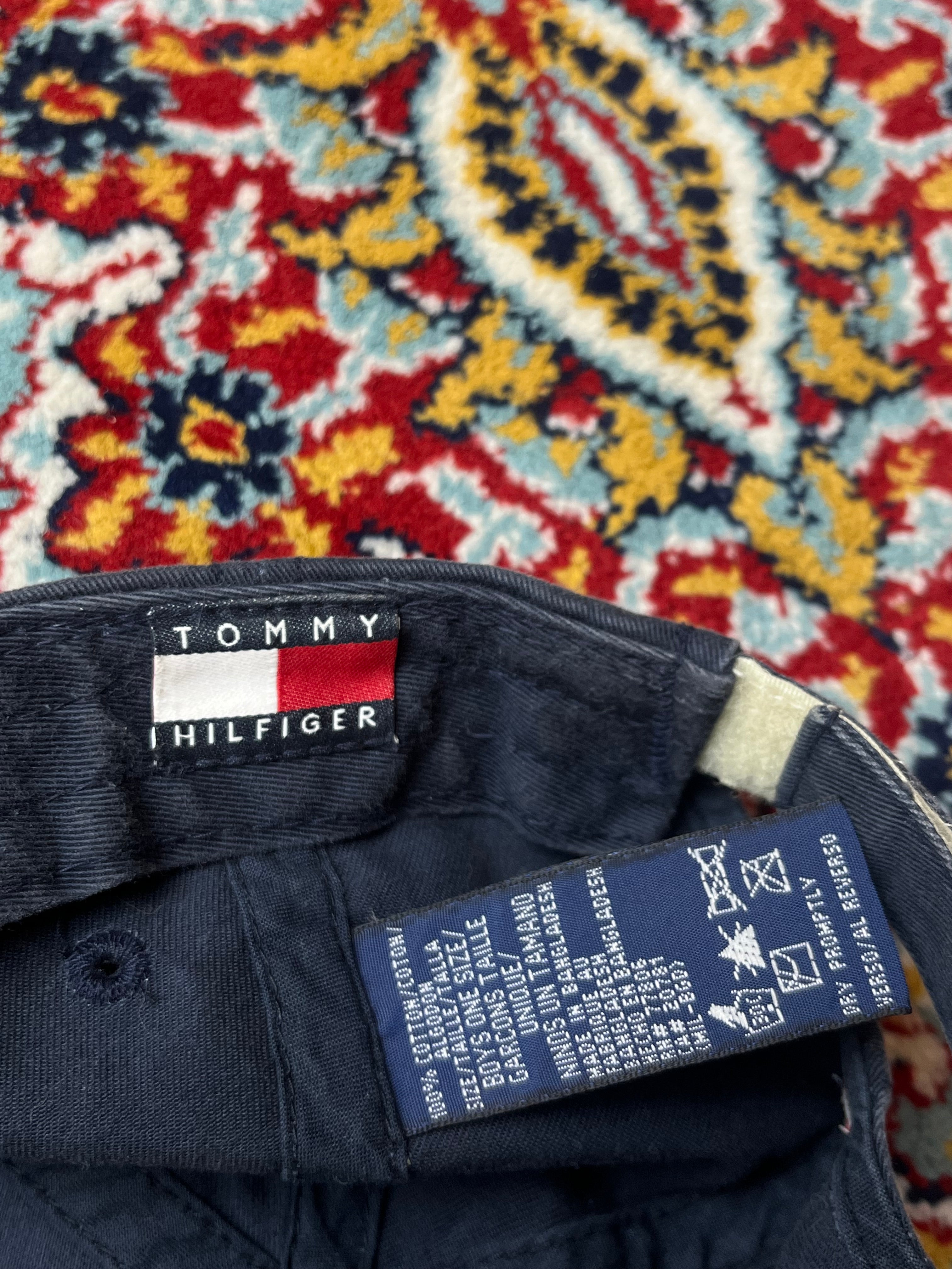 TOMMY HILFIGER SPELL OUT EMBROIDERED NAVY BLUE ADJUSTABLE CAP