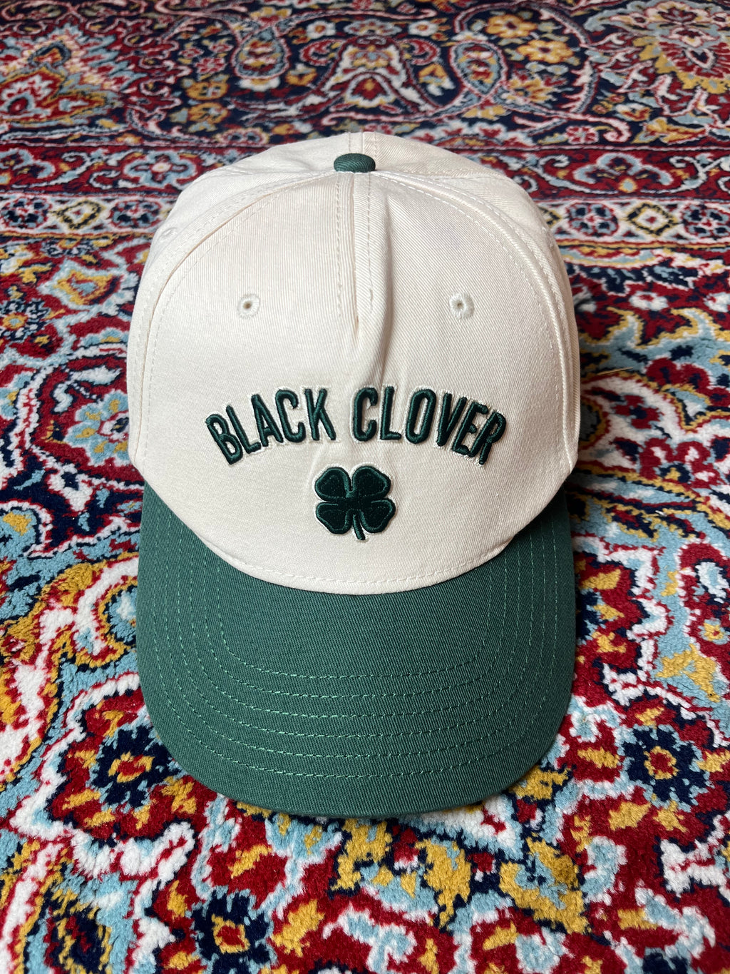 BLACK CLOVER LIVE LUCKY TWO TONE CREAM GREEN SNAPBACK CAP