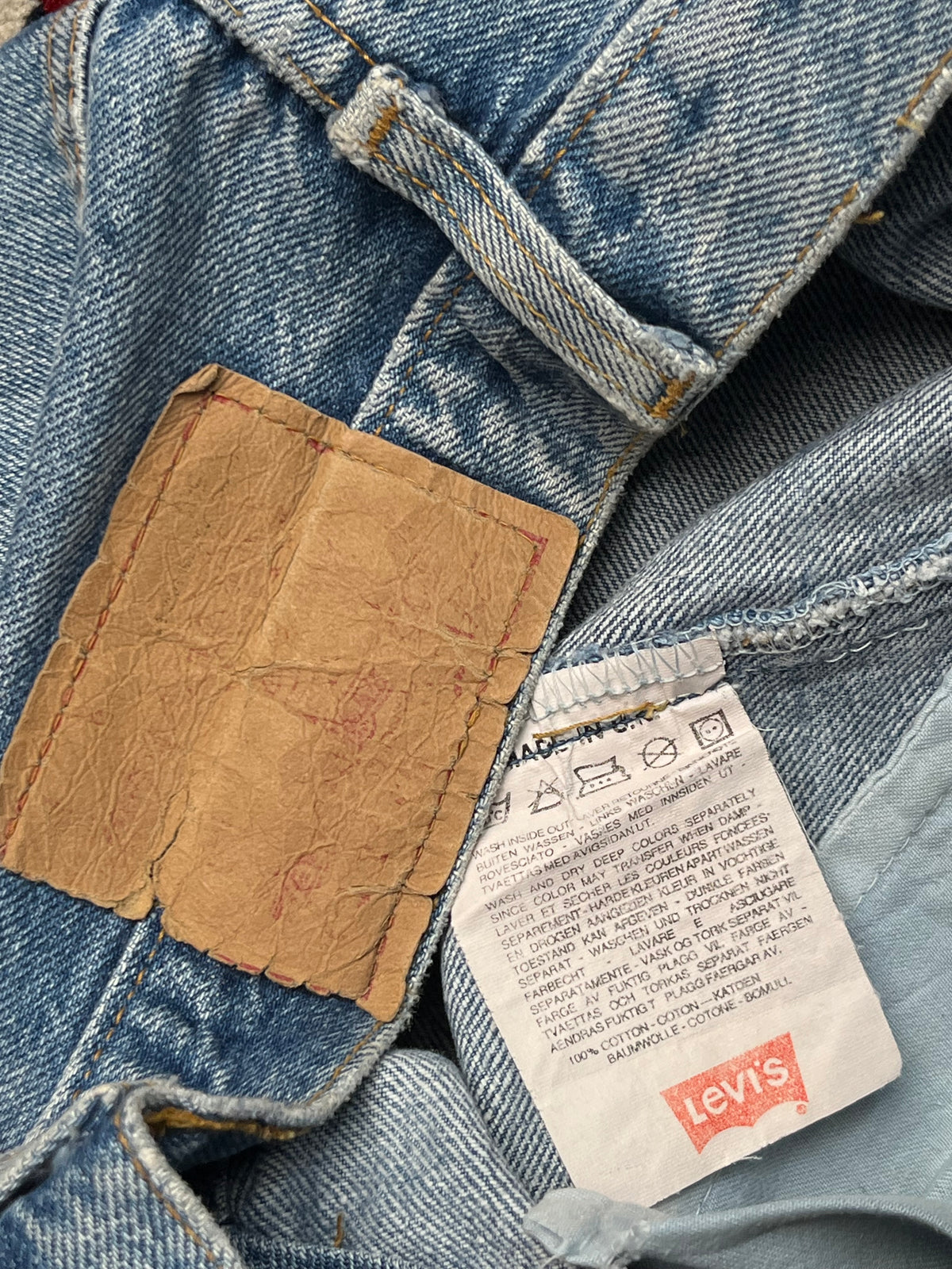Vintage Levi's 501 Straight Fit Washed JEANS - 28