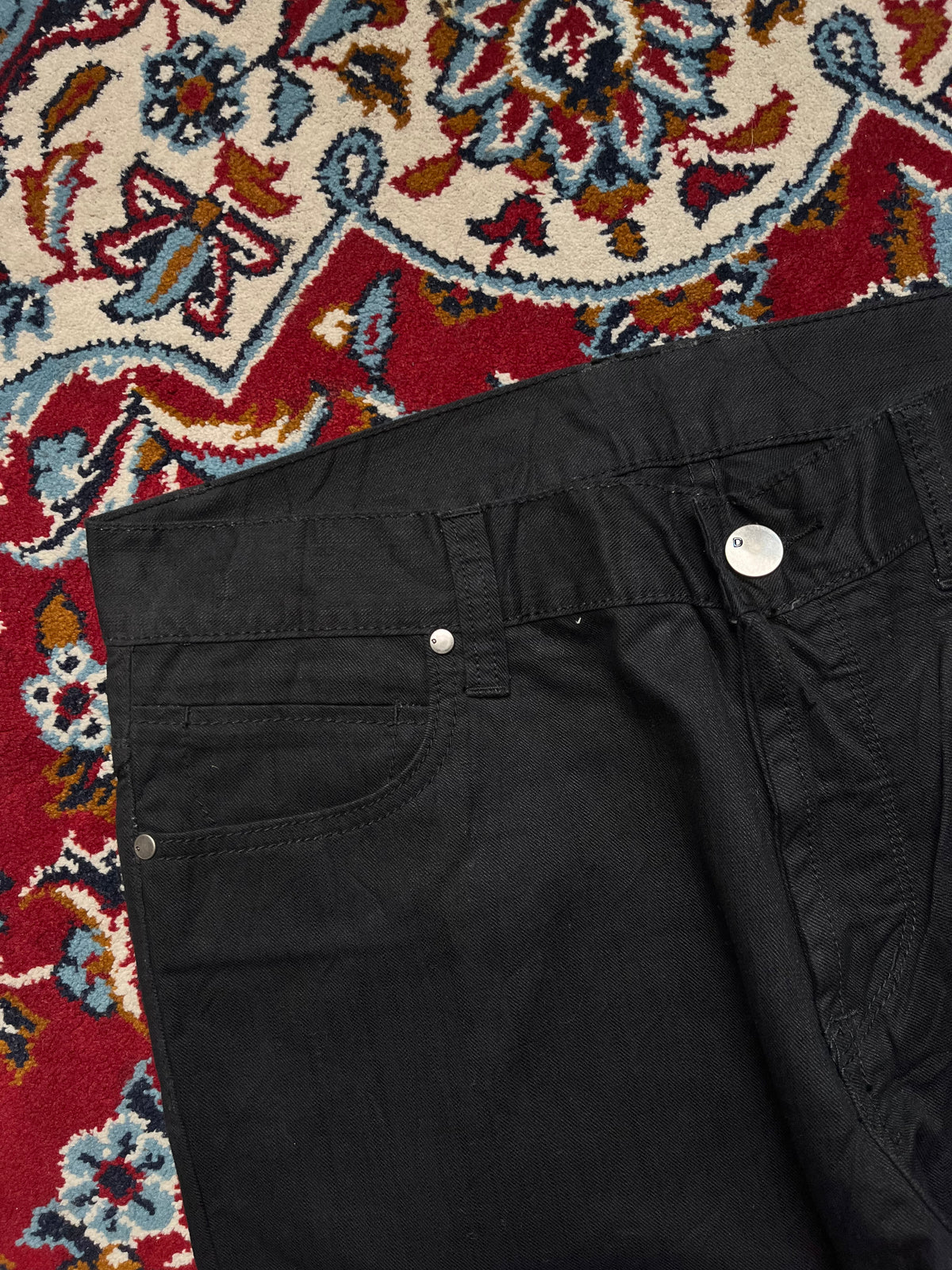 Devred 1902 Solid Black Relaxed Bootcut JEANS - 34