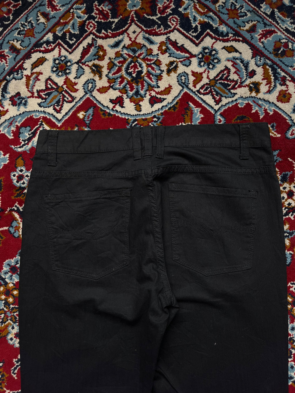 Devred 1902 Solid Black Relaxed Bootcut JEANS - 34