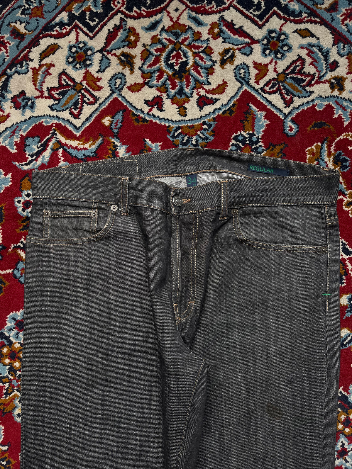Vintage United Colors of Benetton Relaxed Fit Dark Washed JEANS - 34