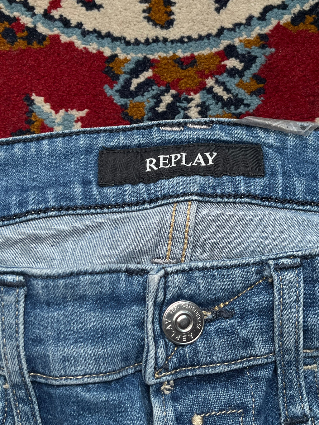 Replay Newbill Straight Fit Medium Washed Distressed JEANS - 34
