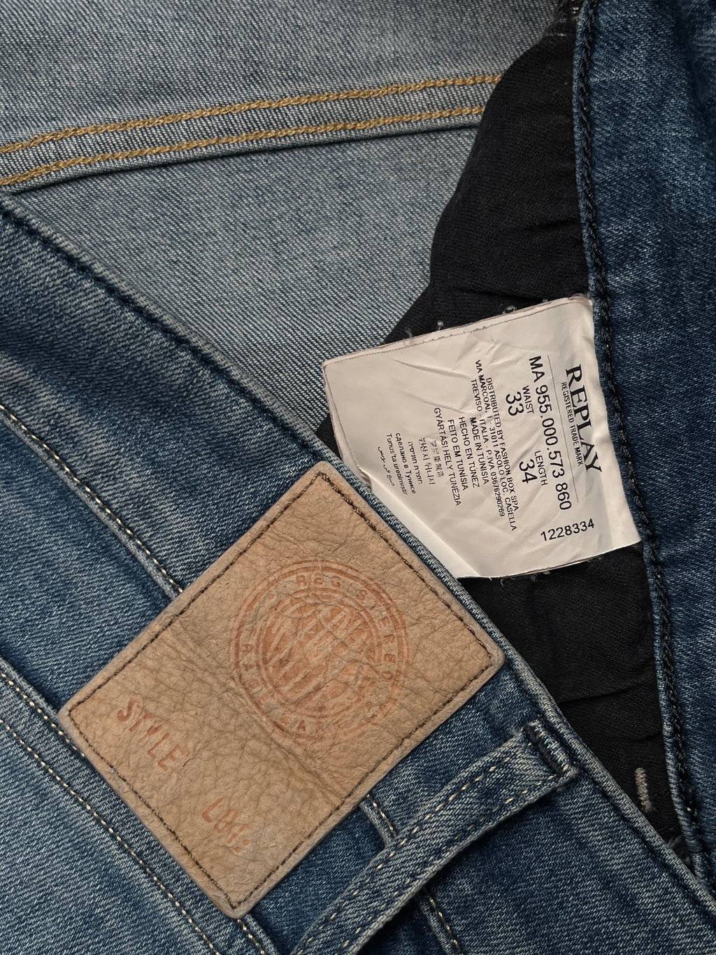 Replay Newbill Straight Fit Medium Washed Distressed JEANS - 34
