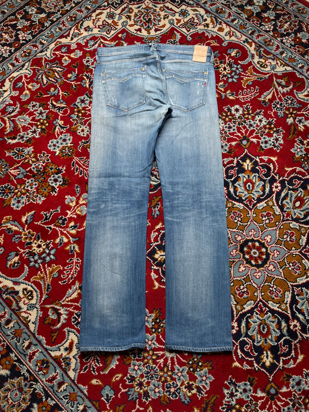Replay Newbill Straight Fit Medium Washed Distressed JEANS - 34