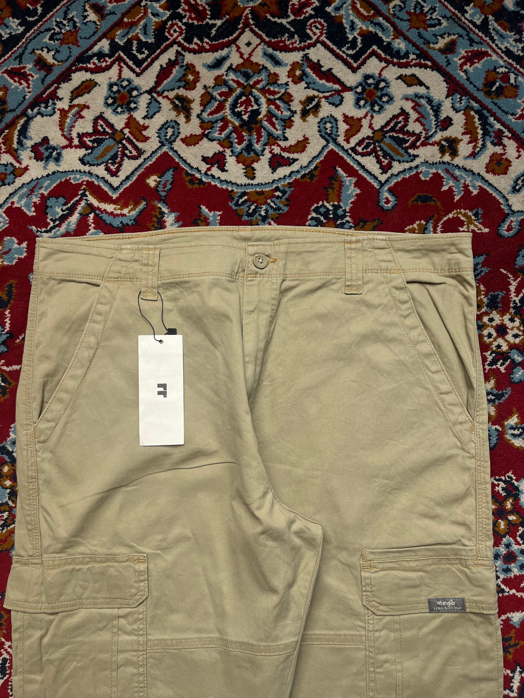 Wrangler Khaki Relaxed Fit Cargo JEANS - 38