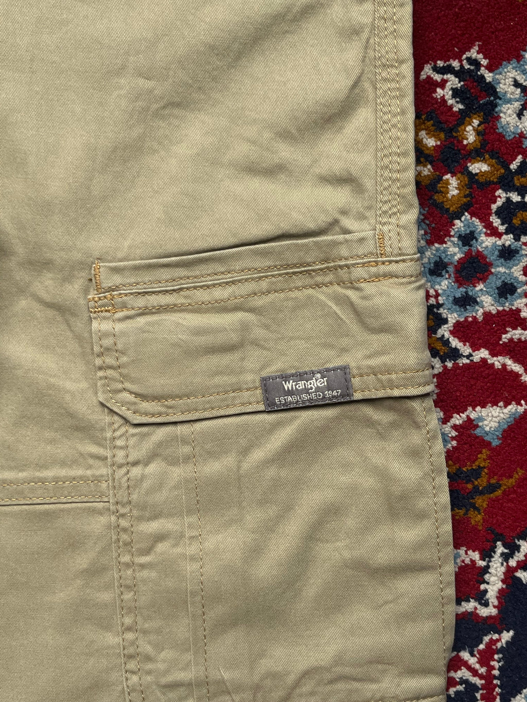 Wrangler Khaki Relaxed Fit Cargo JEANS - 38