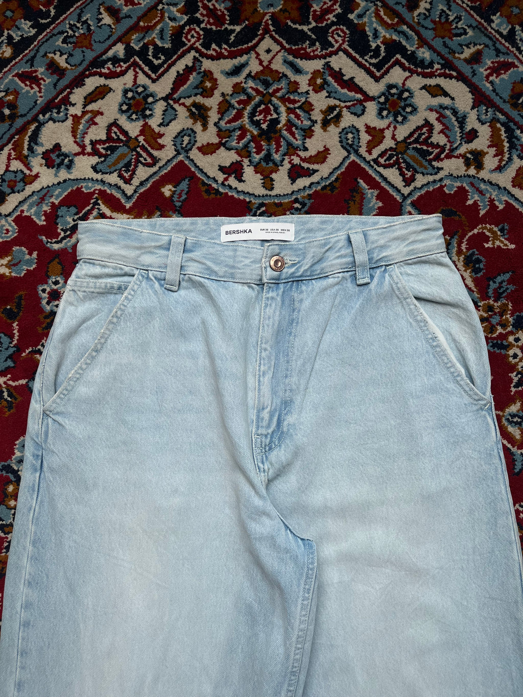 Bershka Light Washed Barrel Fit JEANS - 30