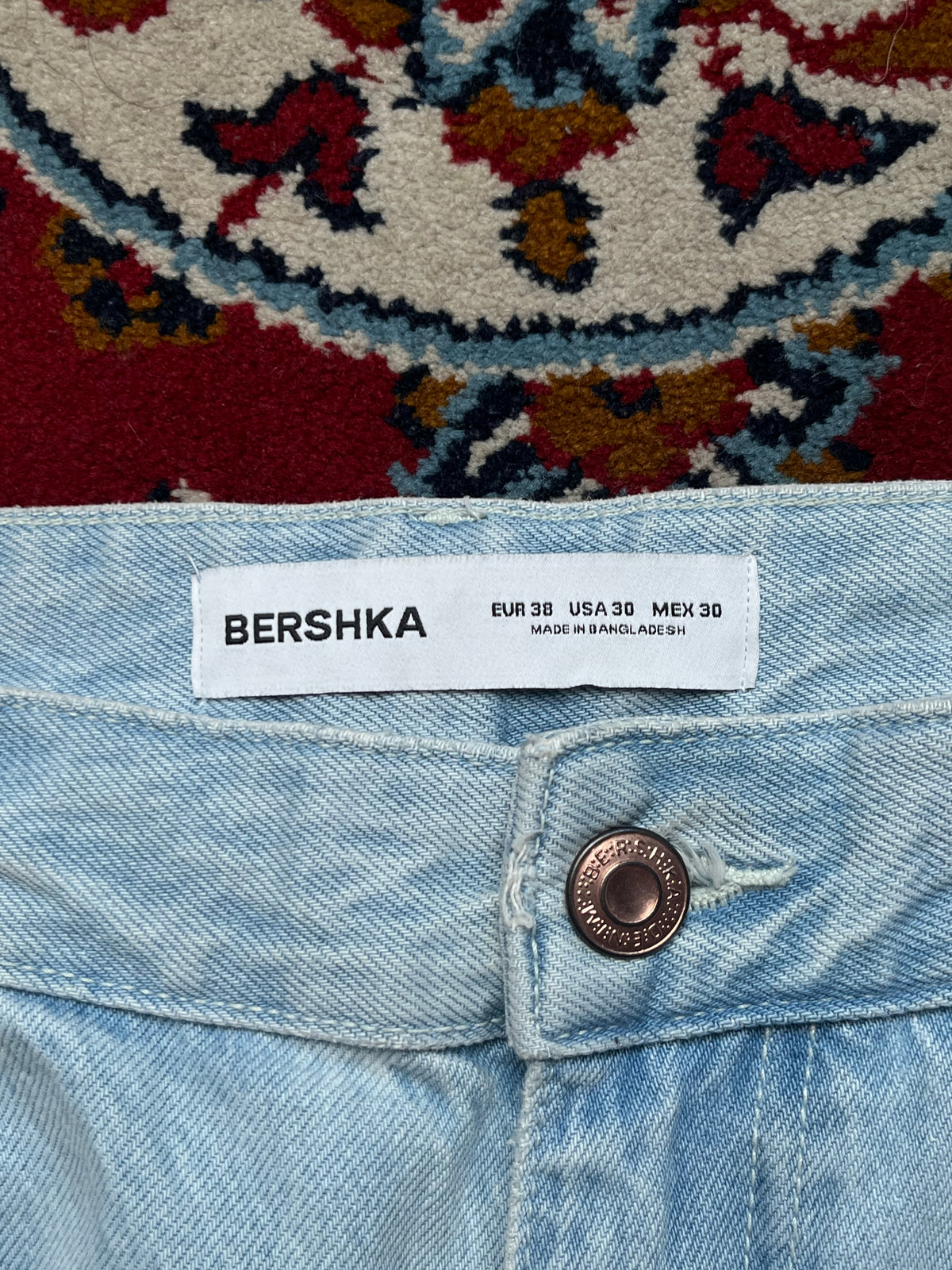 Bershka Light Washed Barrel Fit JEANS - 30