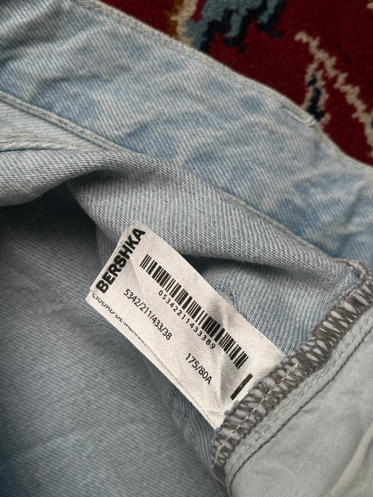 Bershka Light Washed Barrel Fit JEANS - 30