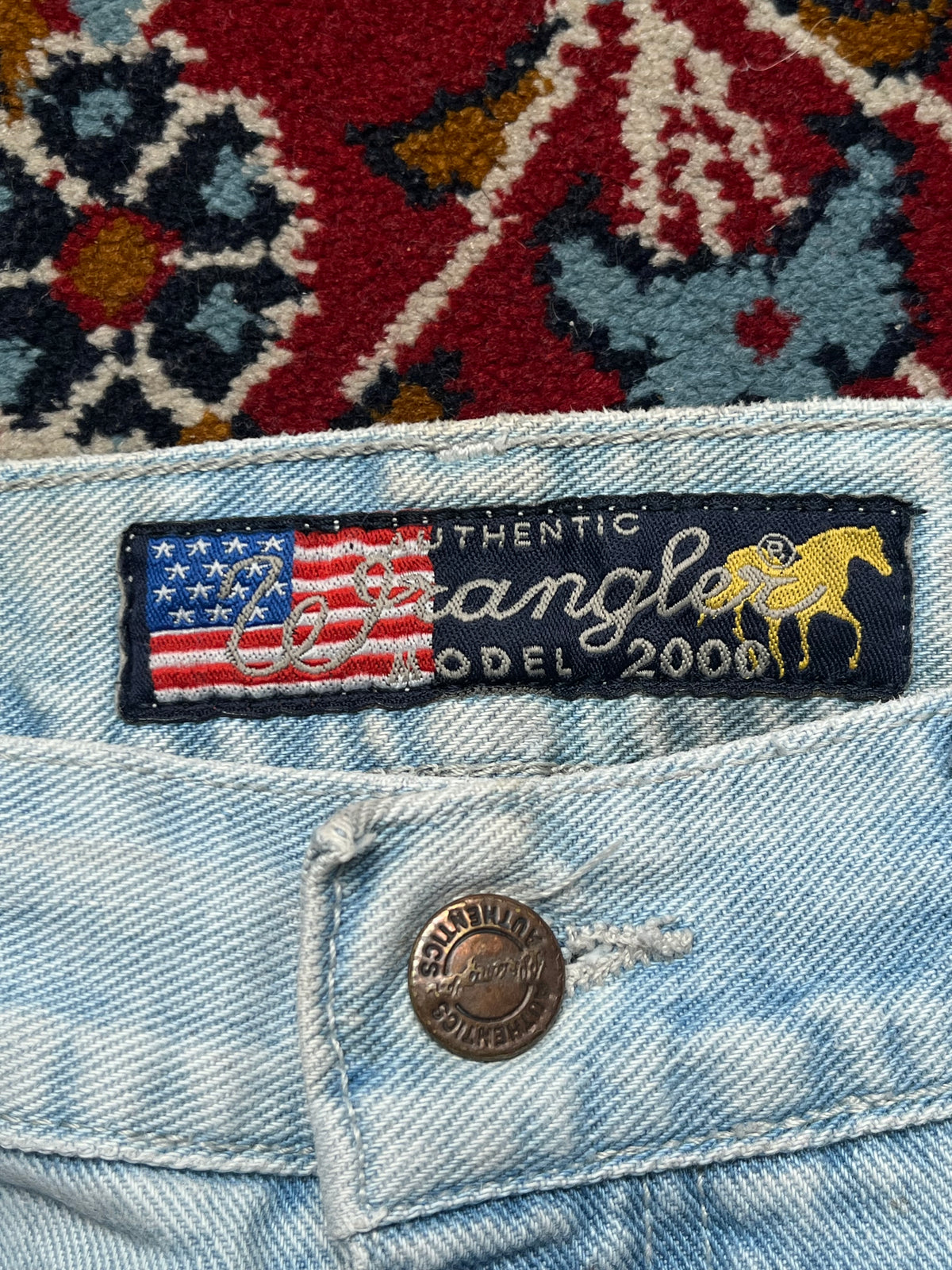 Vintage Wrangler Model 2000 High Rise Straight Fit Heavyweight Light Washed JEANS - 30