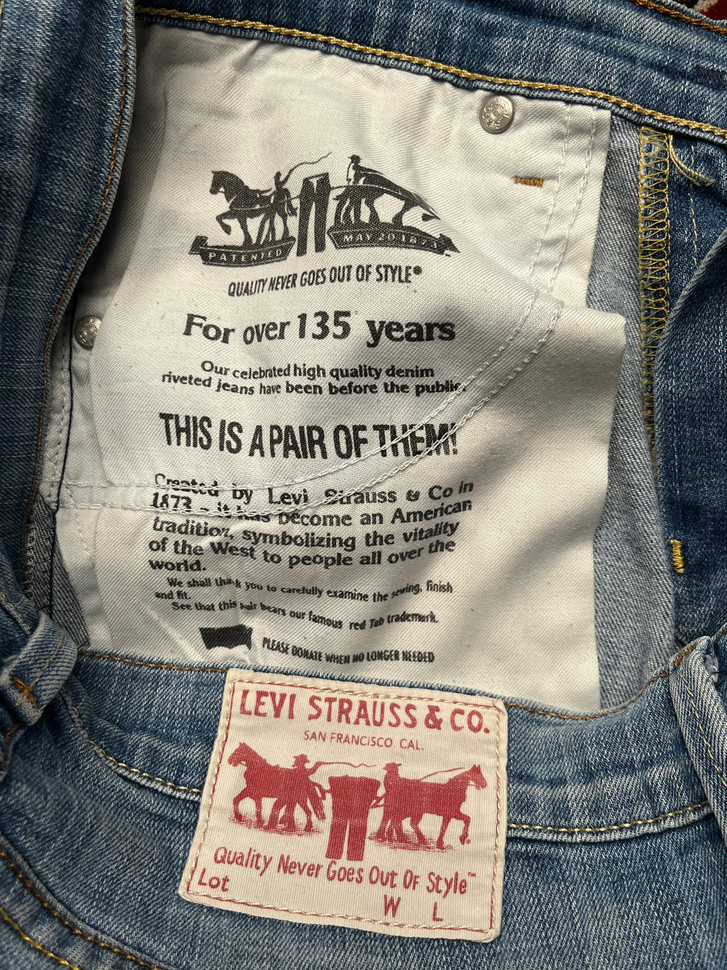 Levi's Red Tab Light Washed Relaxed Bootcut JEANS - 30