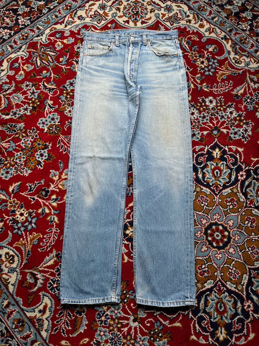 Vintage Levi's 501 Distressed Light Washed Straight Fit JEANS - 32