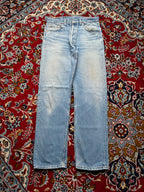 Vintage Levi's 501 Distressed Light Washed Straight Fit JEANS - 32