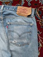 Vintage Levi's 501 Distressed Light Washed Straight Fit JEANS - 32