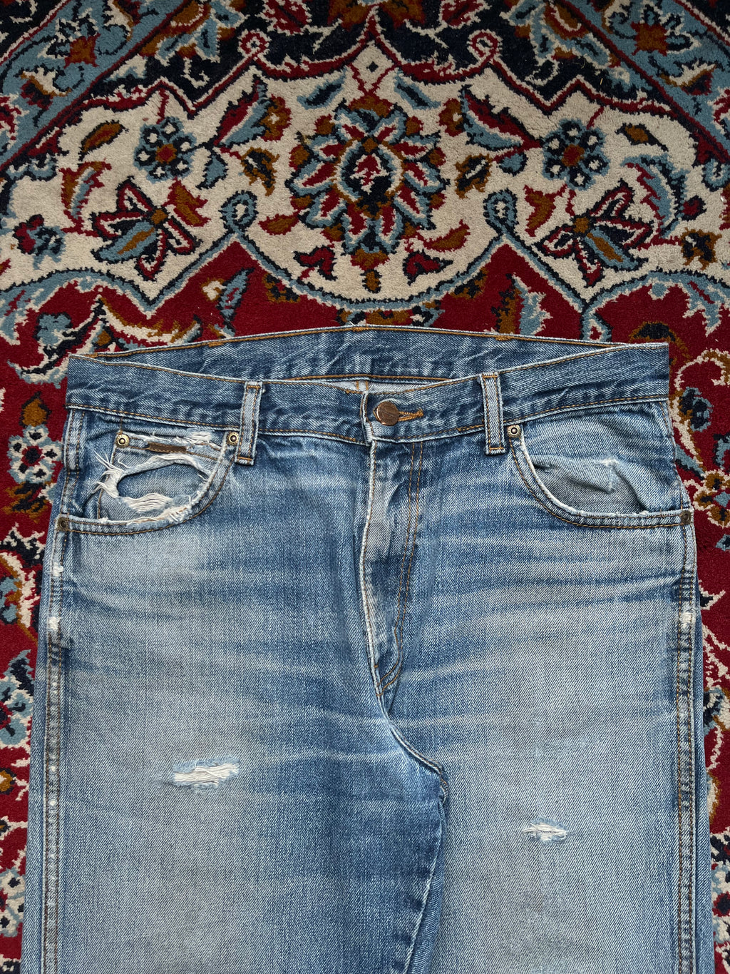 Vintage Wrangler Distressed Light Washed Straight Fit Jeans - 32